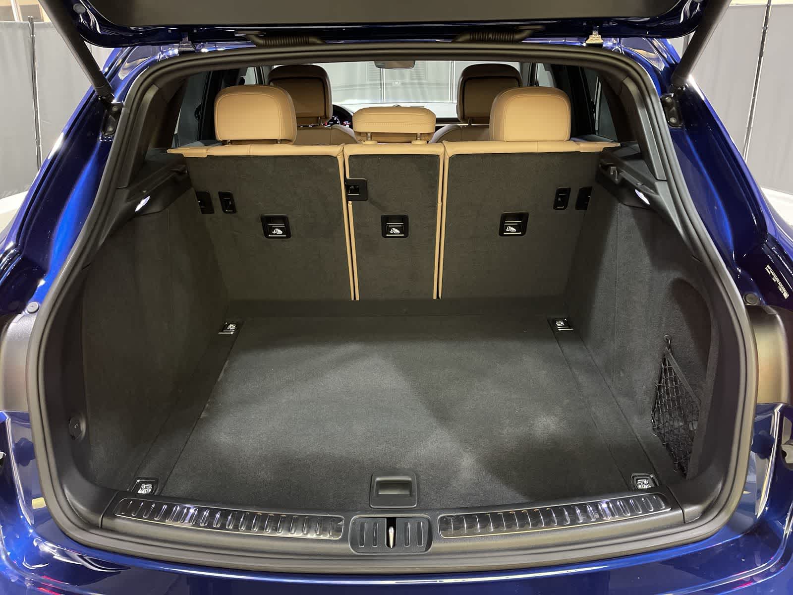 Thumbnail: 2024 Porsche Macan - 31