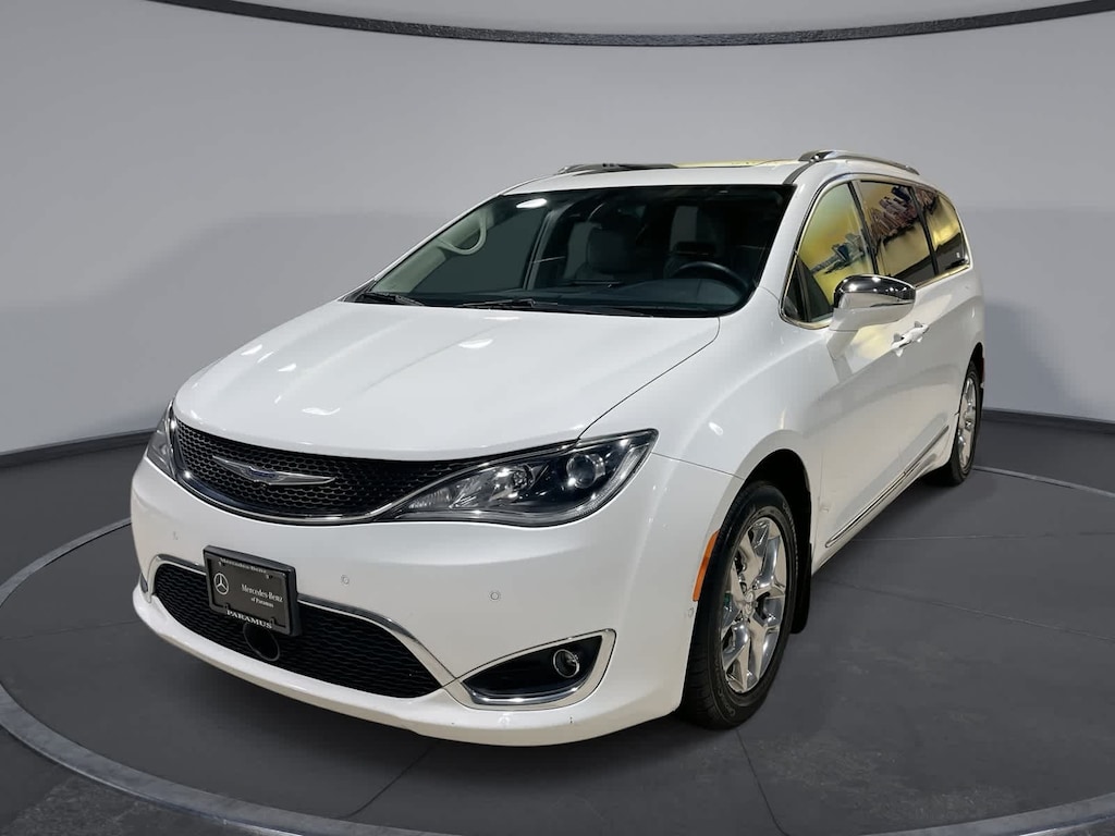 Used 2017 Chrysler Pacifica Limited Van