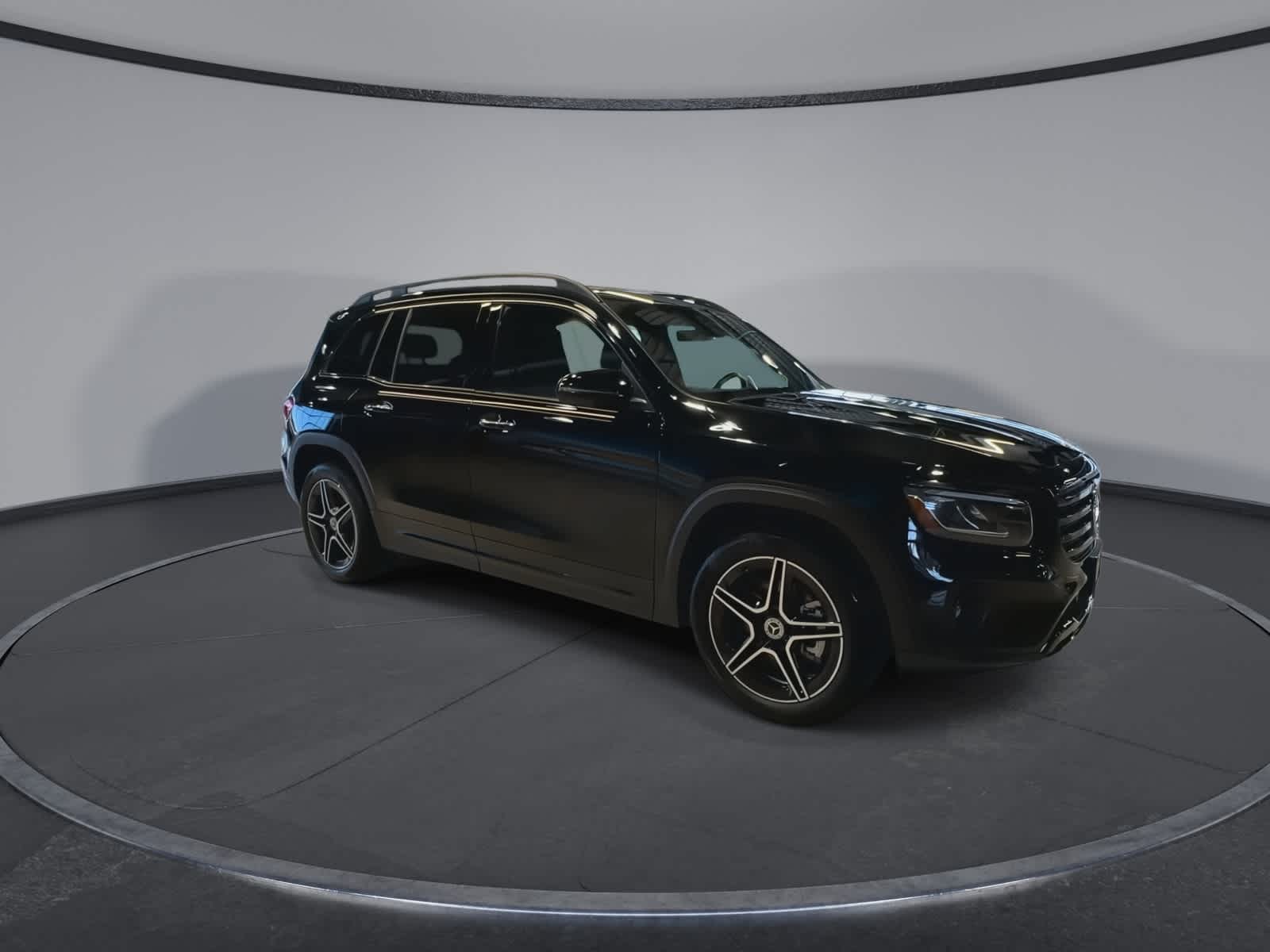 Thumbnail: 2025 Mercedes-Benz GLB - 2