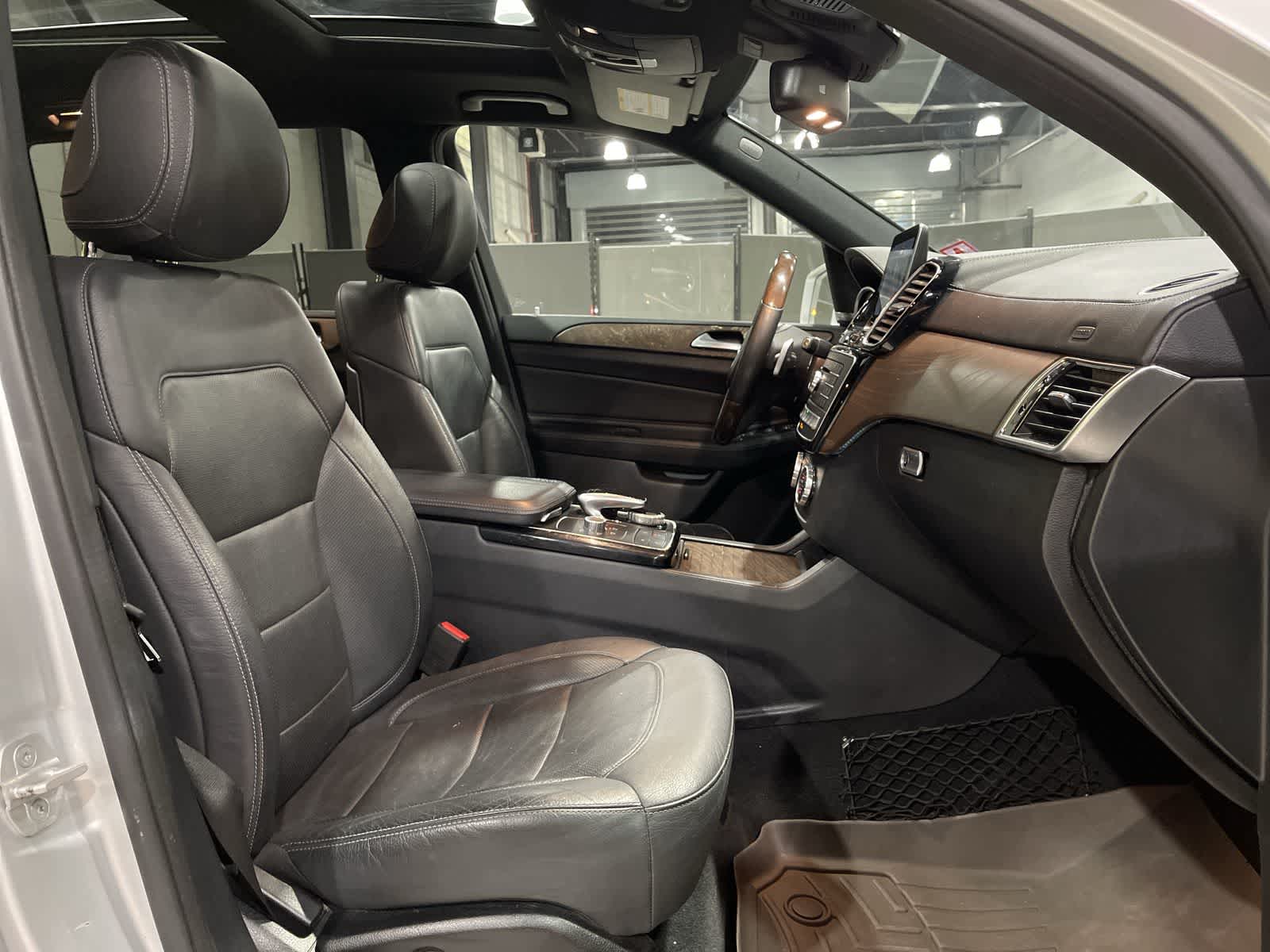 Thumbnail: 2017 Mercedes-Benz GLS - 26