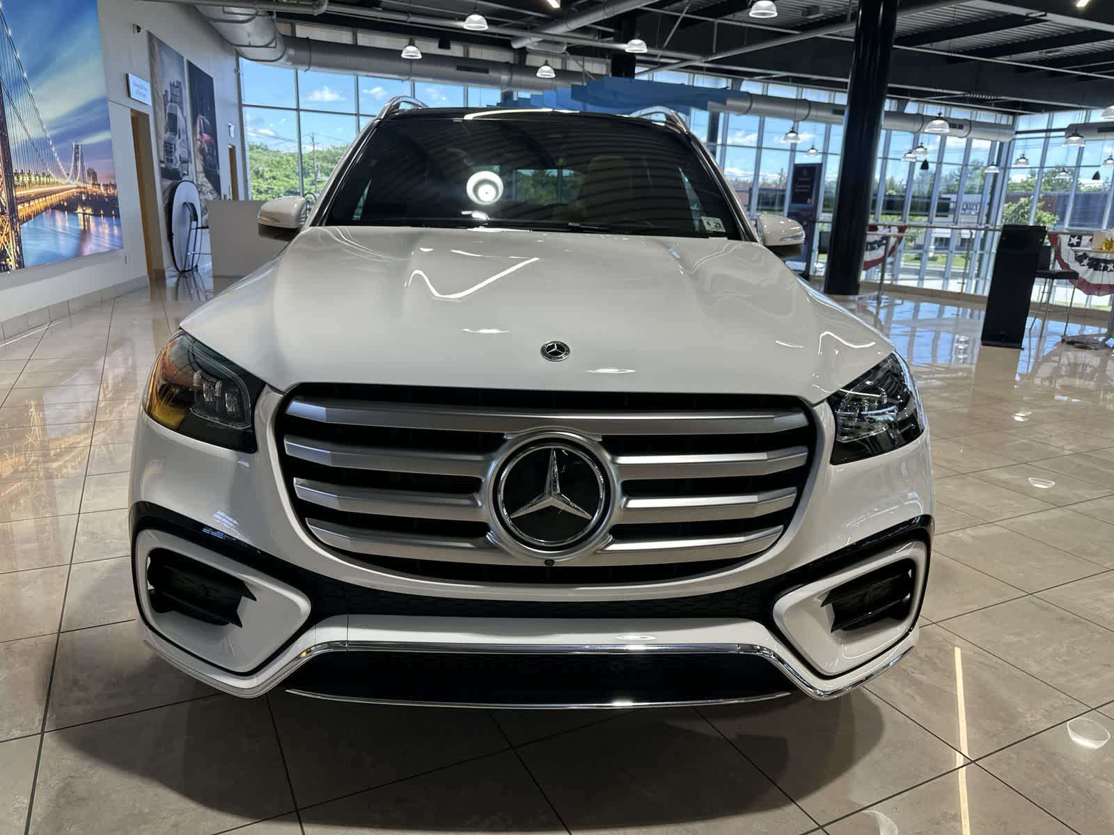 Thumbnail: 2024 Mercedes-Benz GLS - 17