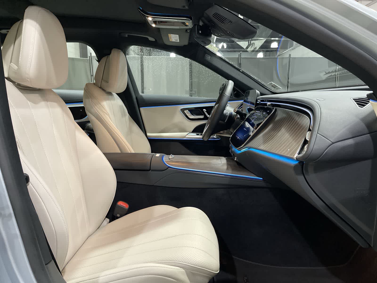 Thumbnail: 2025 Mercedes-Benz E-Class - 26