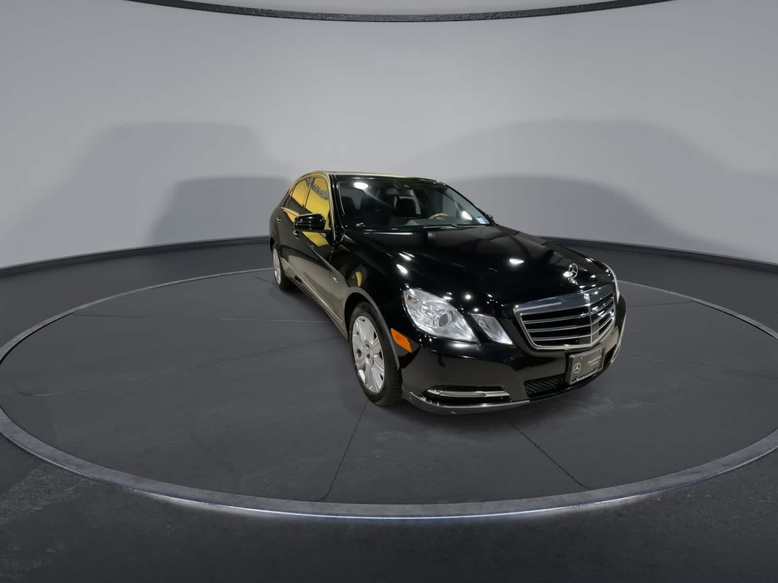 2012 Mercedes Benz E 4MATIC photo 3