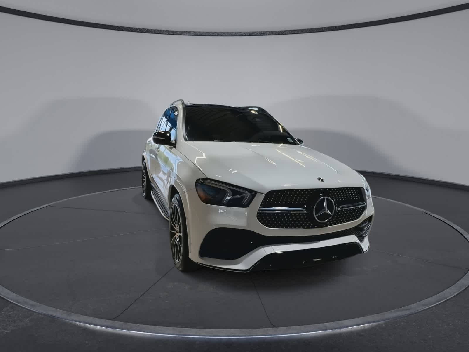 Thumbnail: 2023 Mercedes-Benz GLE - 3