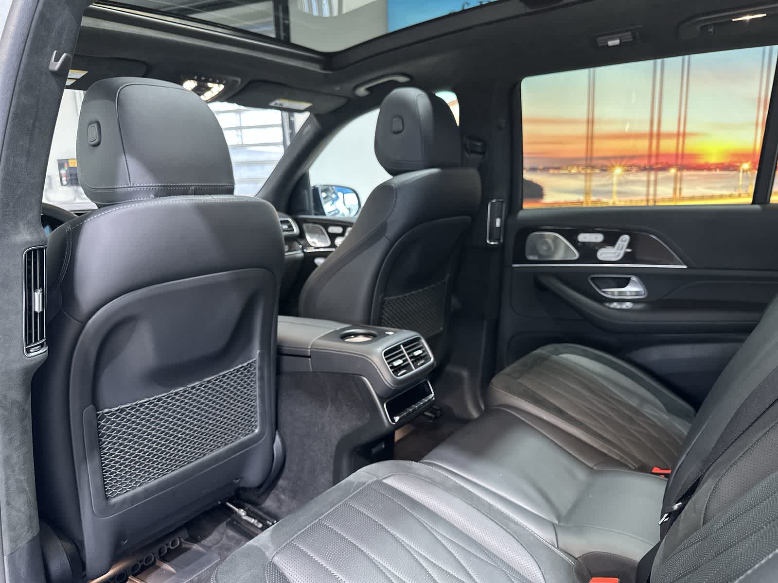 Thumbnail: 2023 Mercedes-Benz GL-Class - 24