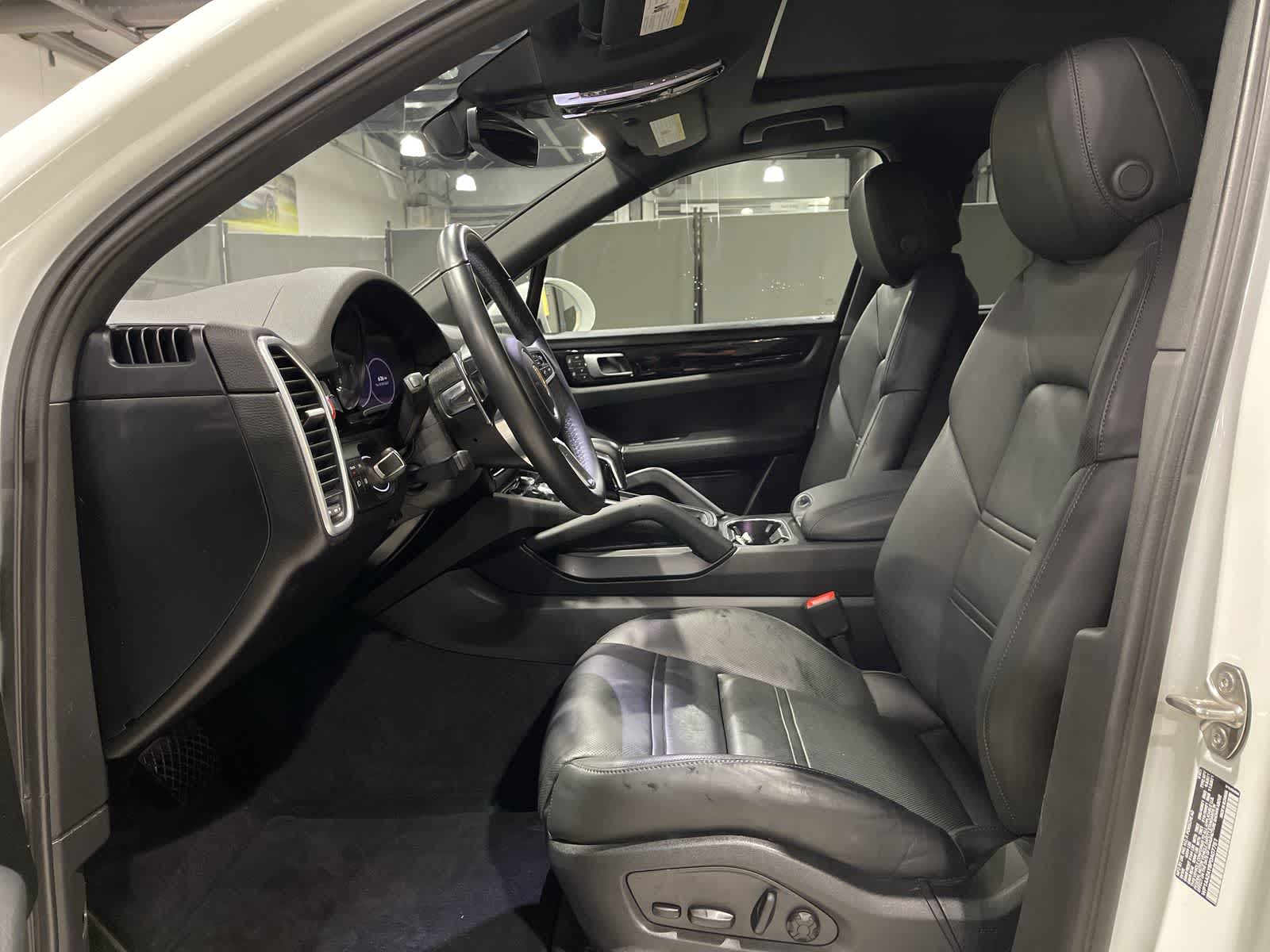 Thumbnail: 2023 Porsche Cayenne - 14