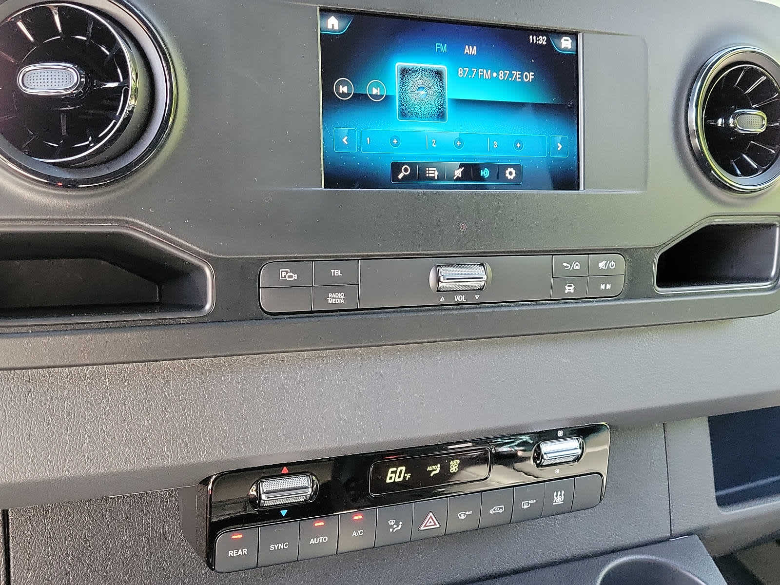 Thumbnail: 2024 Mercedes-Benz Sprinter - 6