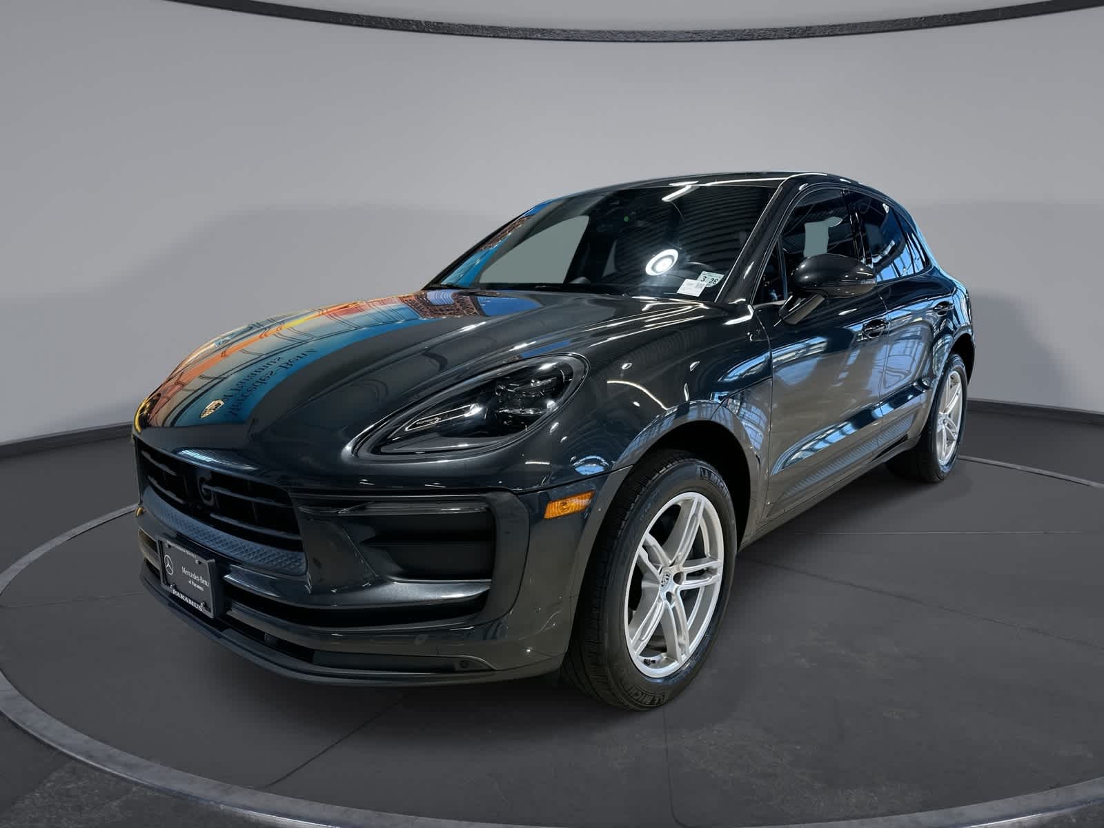 Thumbnail: 2023 Porsche Macan - 1