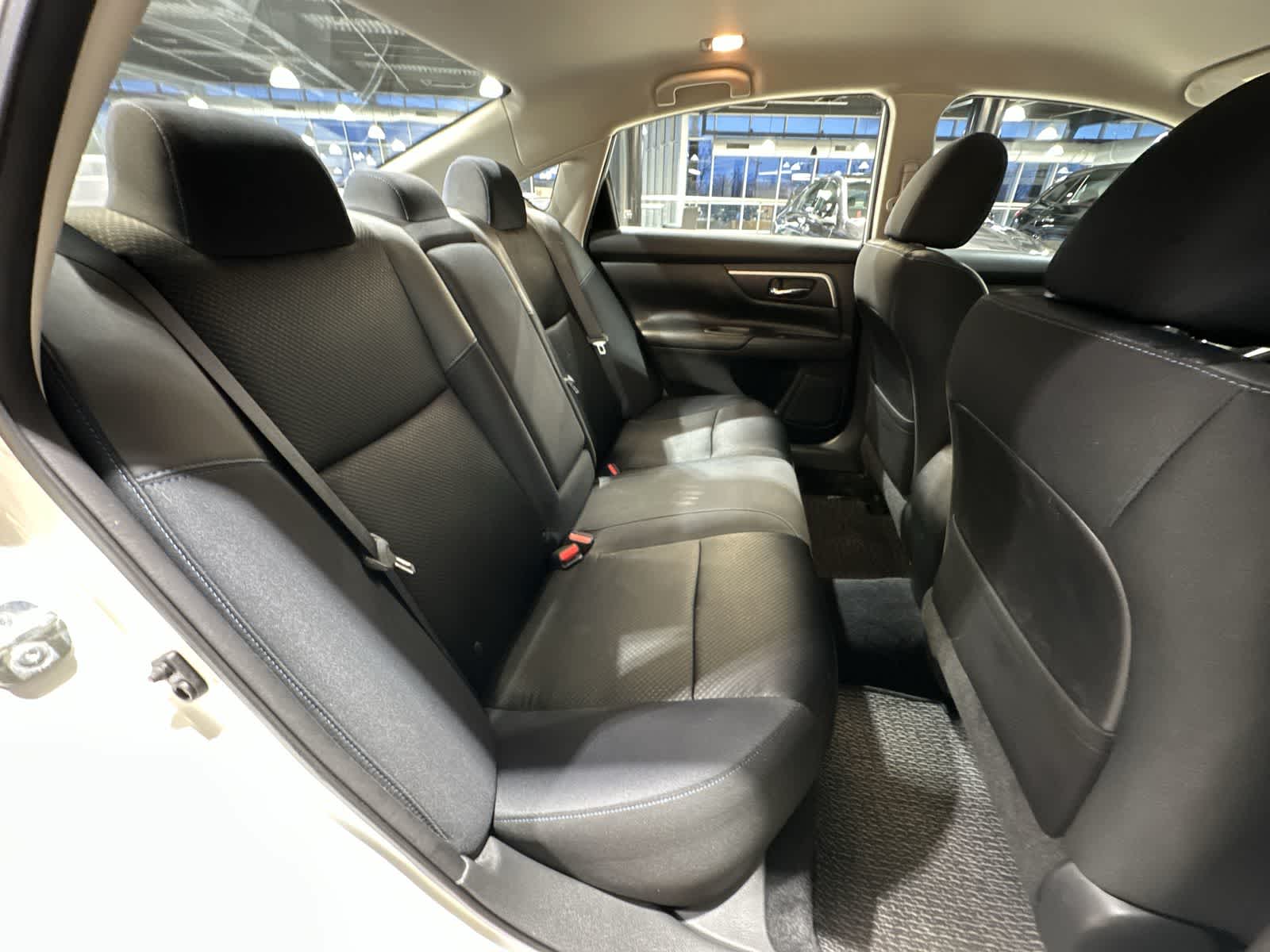 Thumbnail: 2017 Nissan Altima - 25