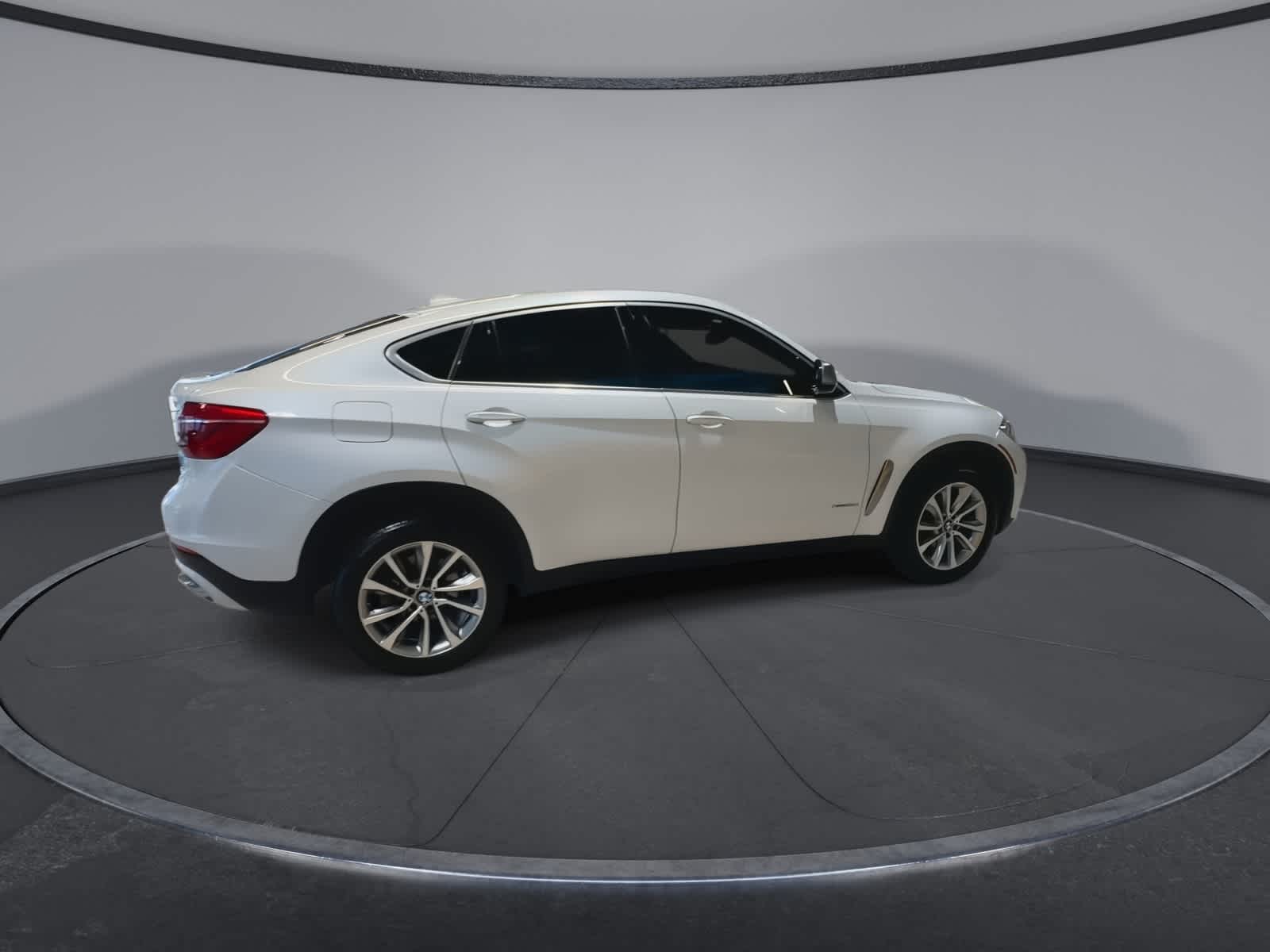 Thumbnail: 2019 BMW X6 - 12
