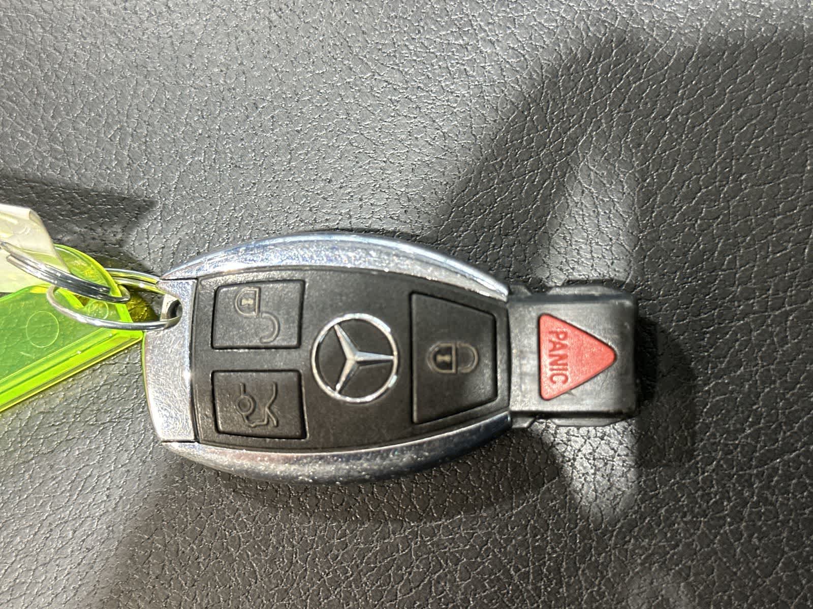 Thumbnail: 2011 Mercedes-Benz GLK - 32