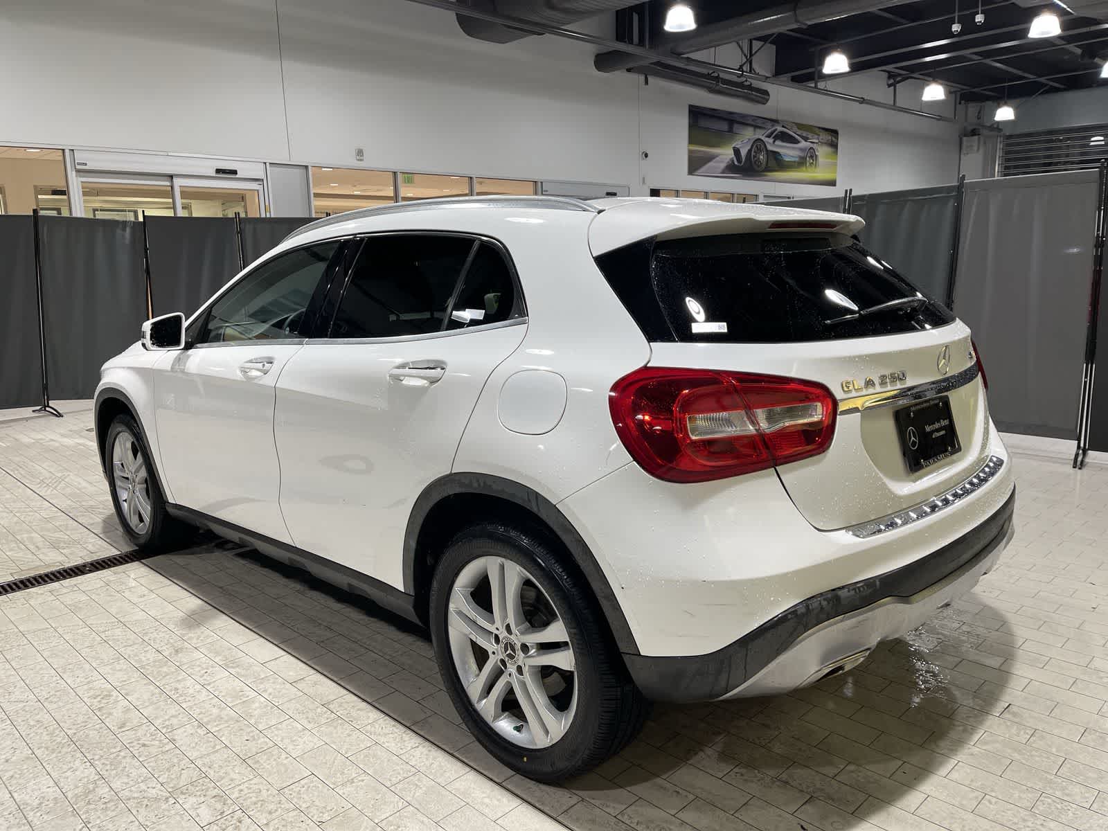 Thumbnail: 2018 Mercedes-Benz GLA - 16