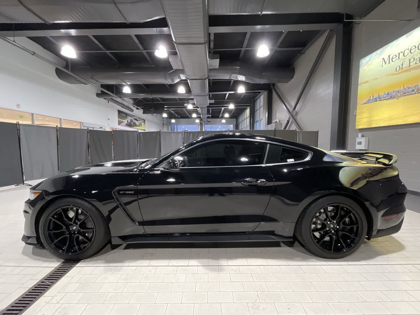 Thumbnail: 2019 Ford Econoline - 15