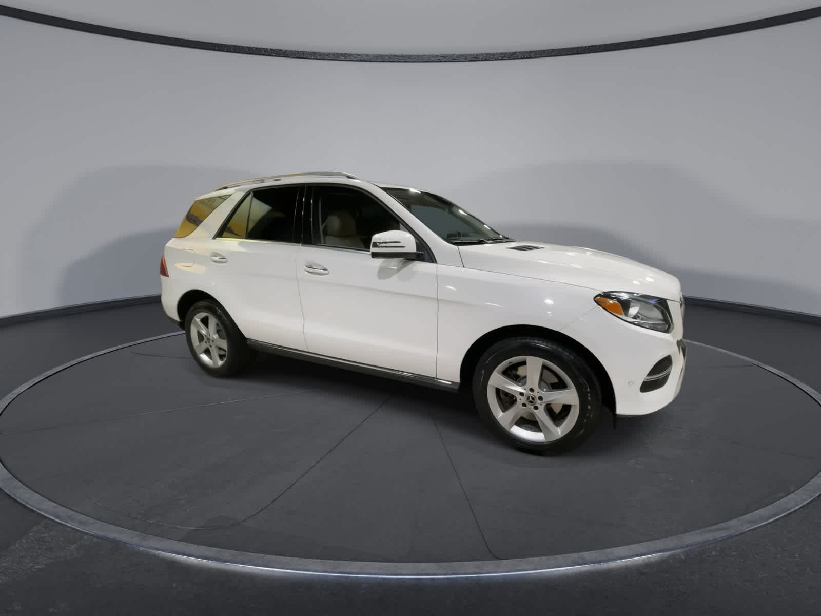 2019 Mercedes Benz GLE 400 4MATIC photo 2