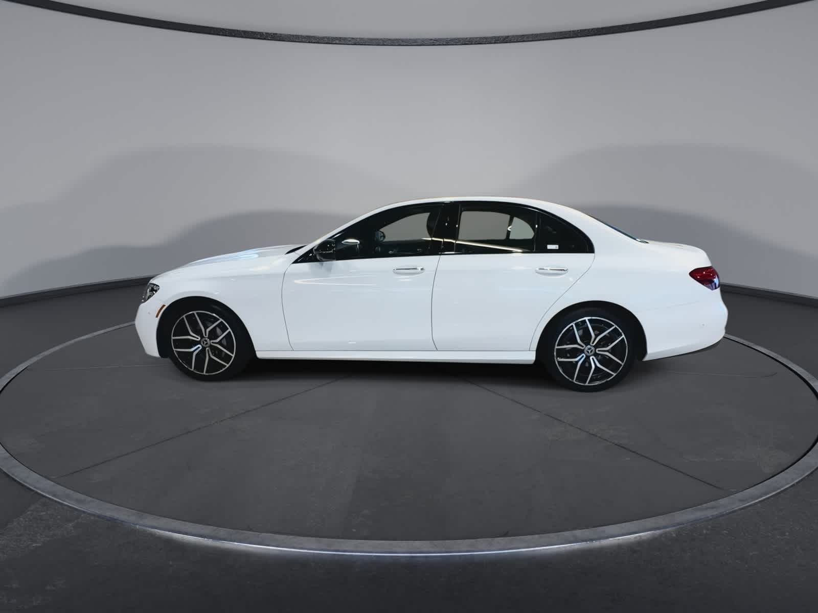 Thumbnail: 2023 Mercedes-Benz E-Class - 7