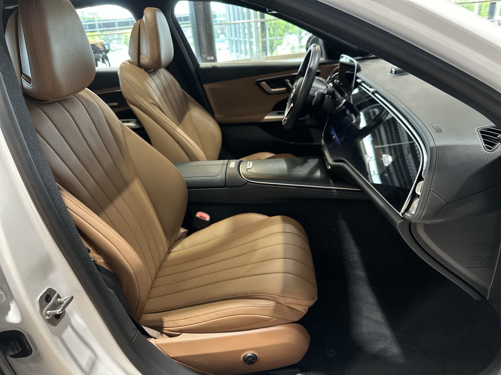 Thumbnail: 2025 Mercedes-Benz E-Class - 26