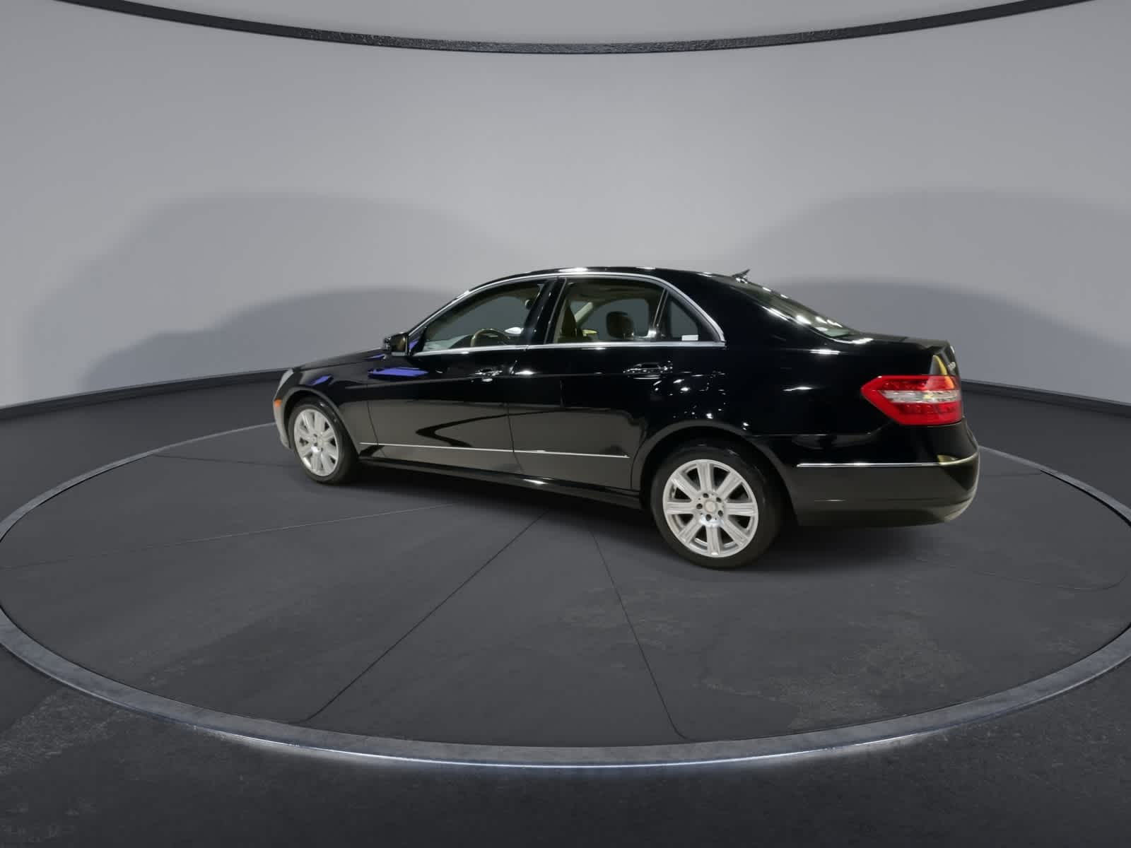 Thumbnail: 2013 Mercedes-Benz E-Class - 9