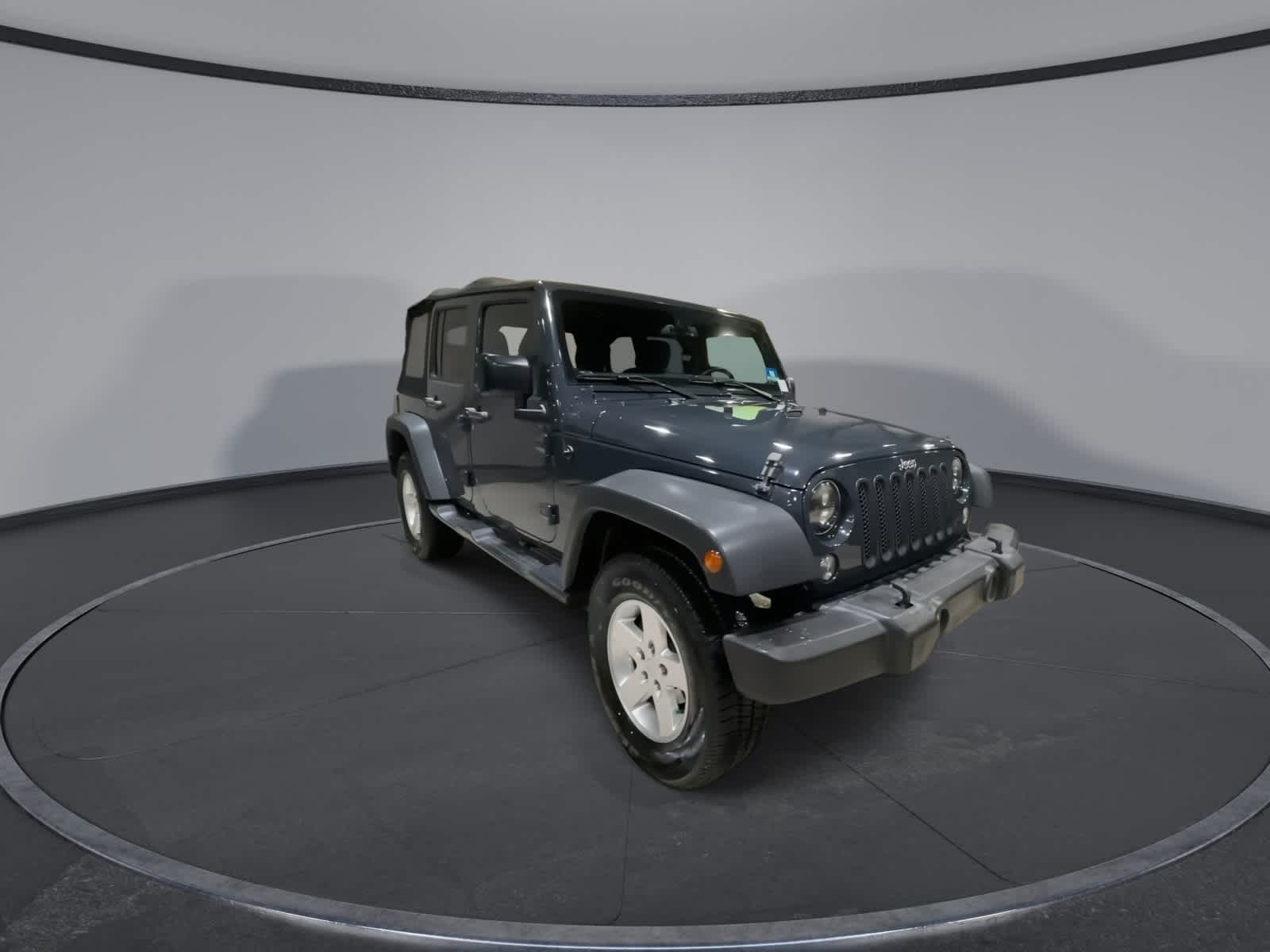 Thumbnail: 2016 Jeep Wrangler - 3