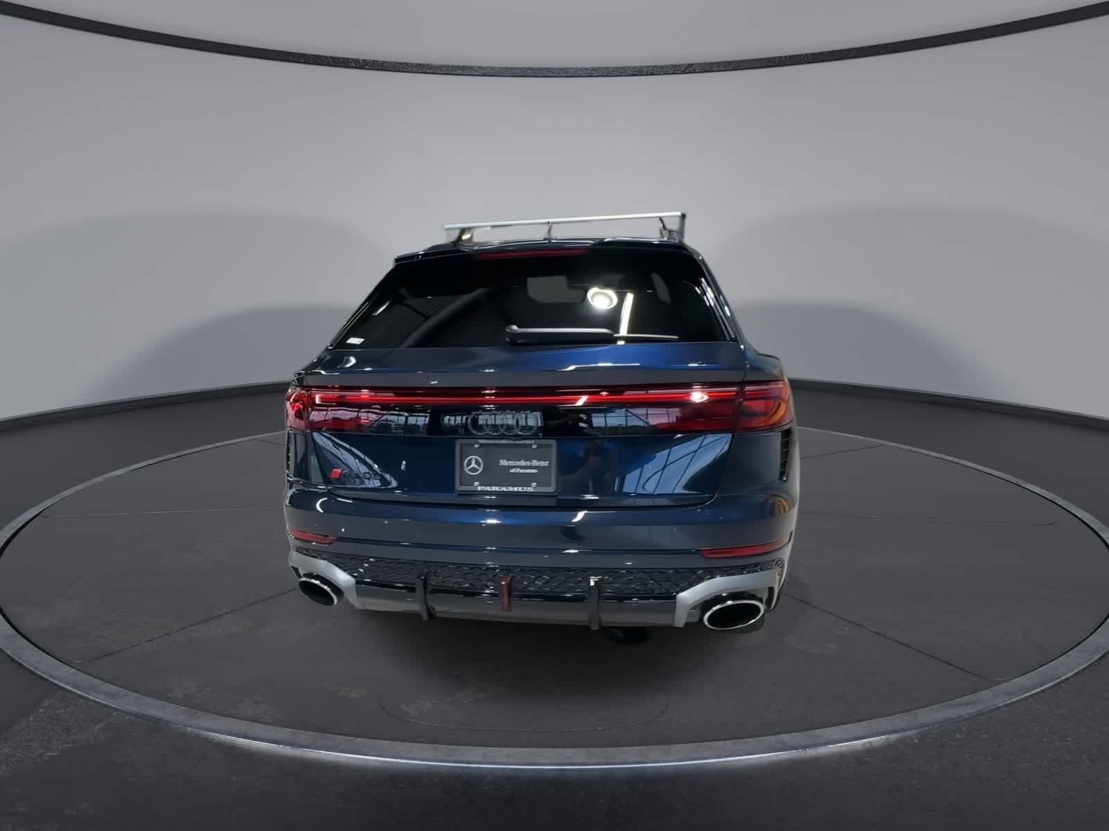 Thumbnail: 2025 Audi RS Q8 - 10