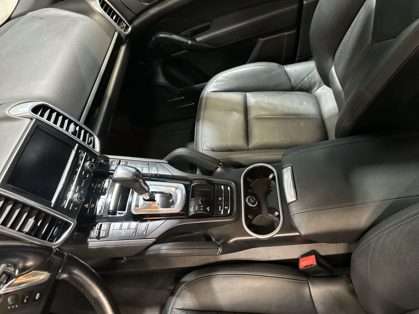 Thumbnail: 2014 Porsche Cayenne - 28