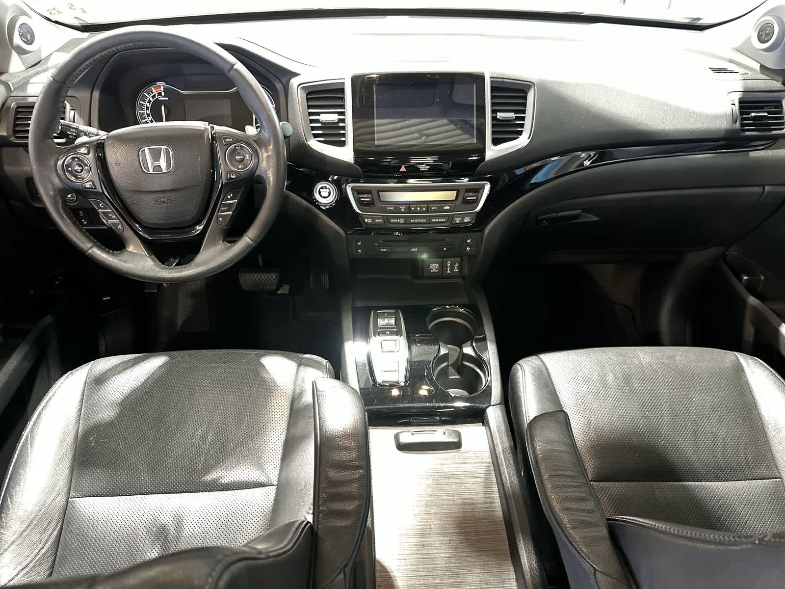 Thumbnail: 2017 Honda Pilot - 22