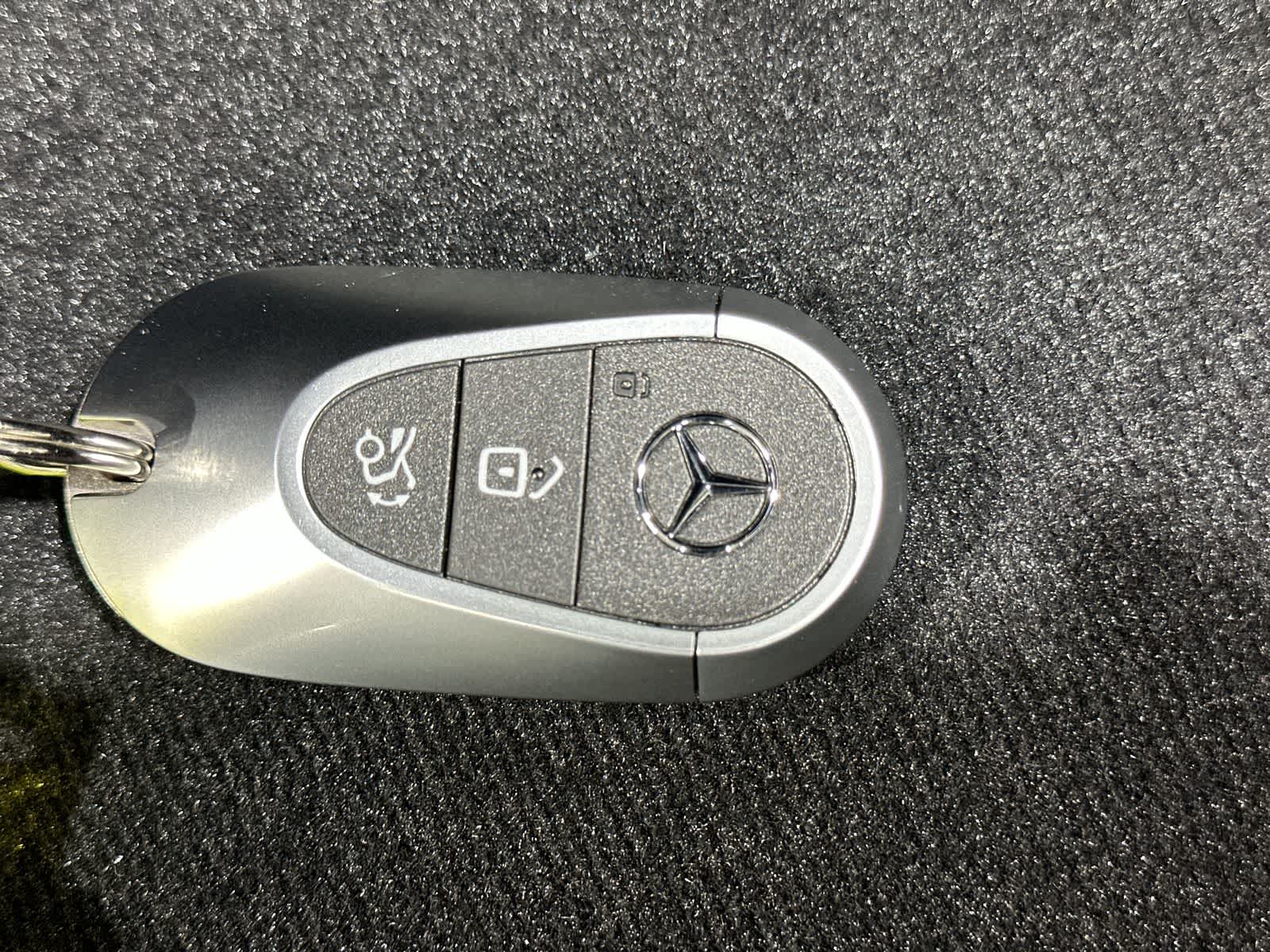 Thumbnail: 2023 Mercedes-Benz C-Class - 32