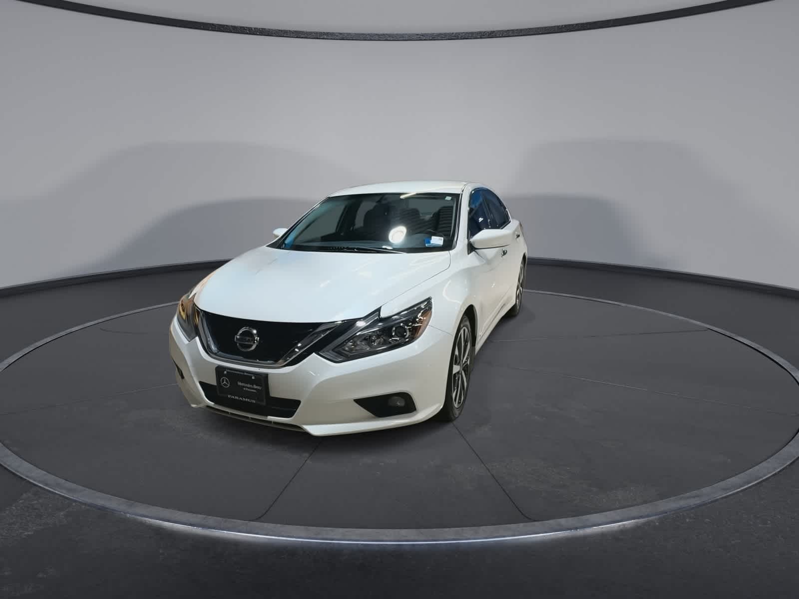 Thumbnail: 2017 Nissan Altima - 4