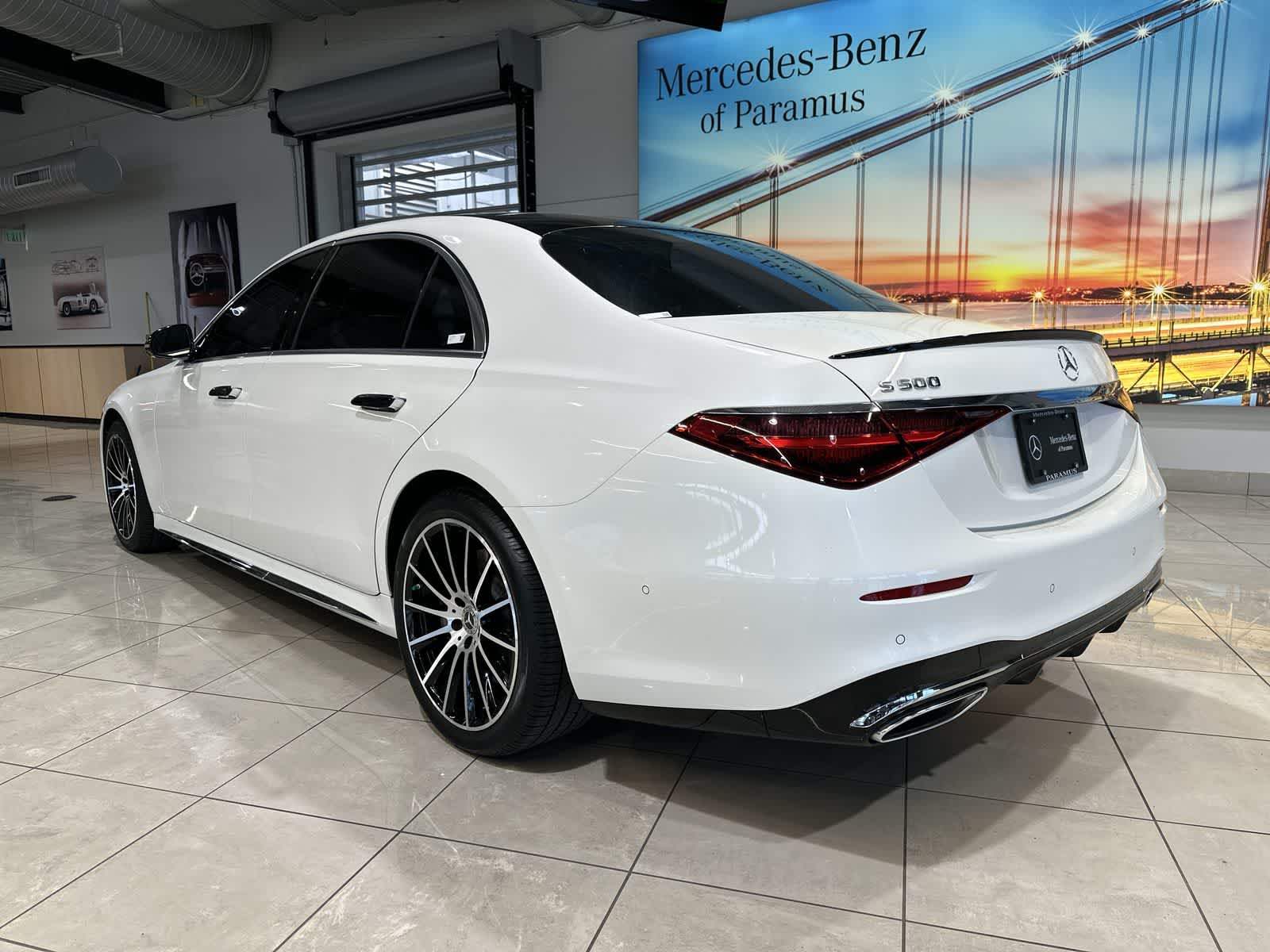 Thumbnail: 2023 Mercedes-Benz S-Class - 16