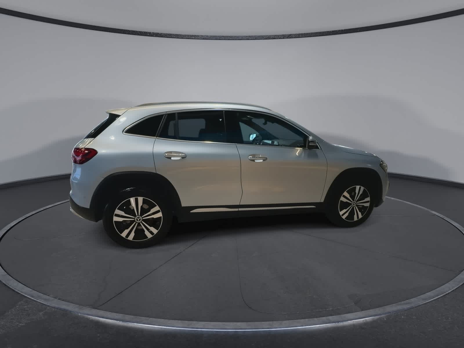 Thumbnail: 2024 Mercedes-Benz GLA - 12