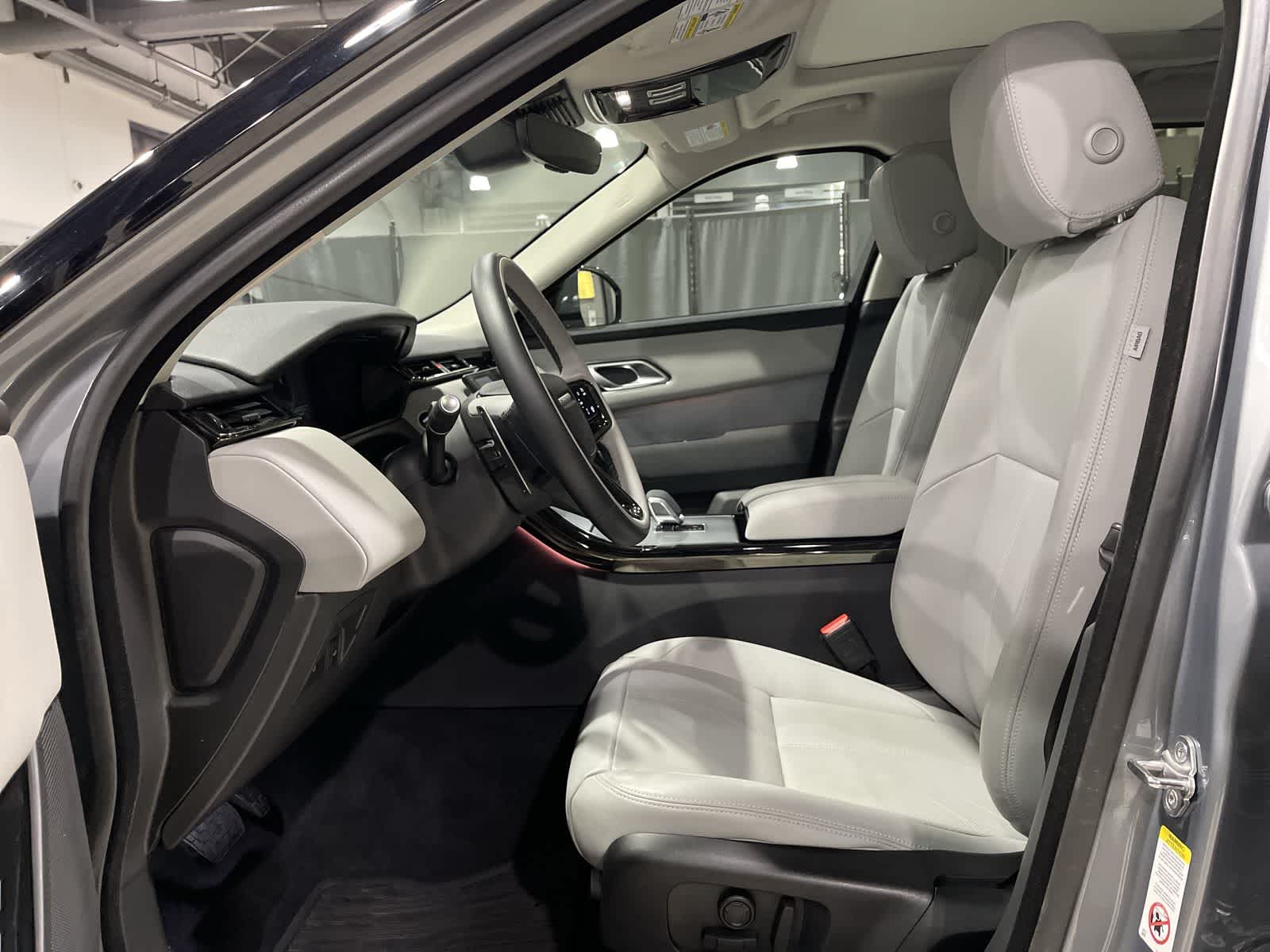 Thumbnail: 2025 Land Rover Range Rover Velar - 14