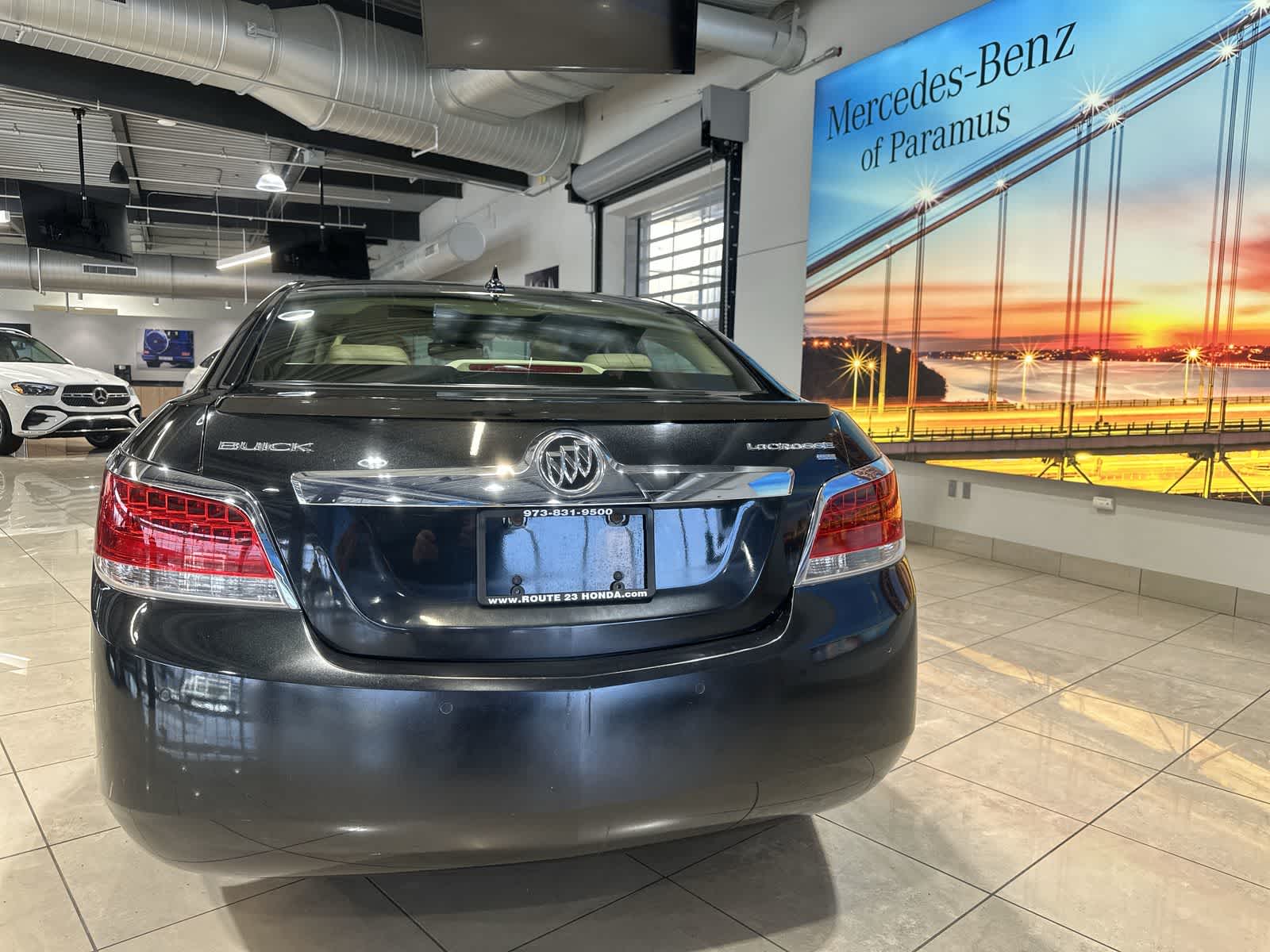 Thumbnail: 2010 Buick LaCrosse - 17