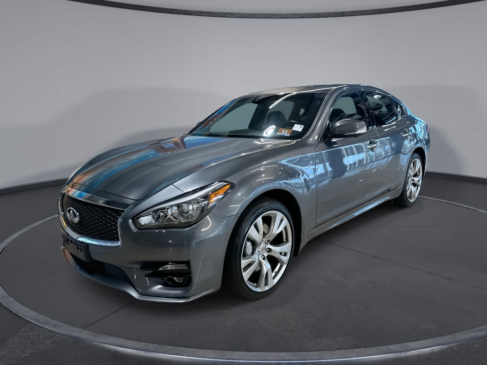 Thumbnail: 2017 INFINITI Q70 - 1