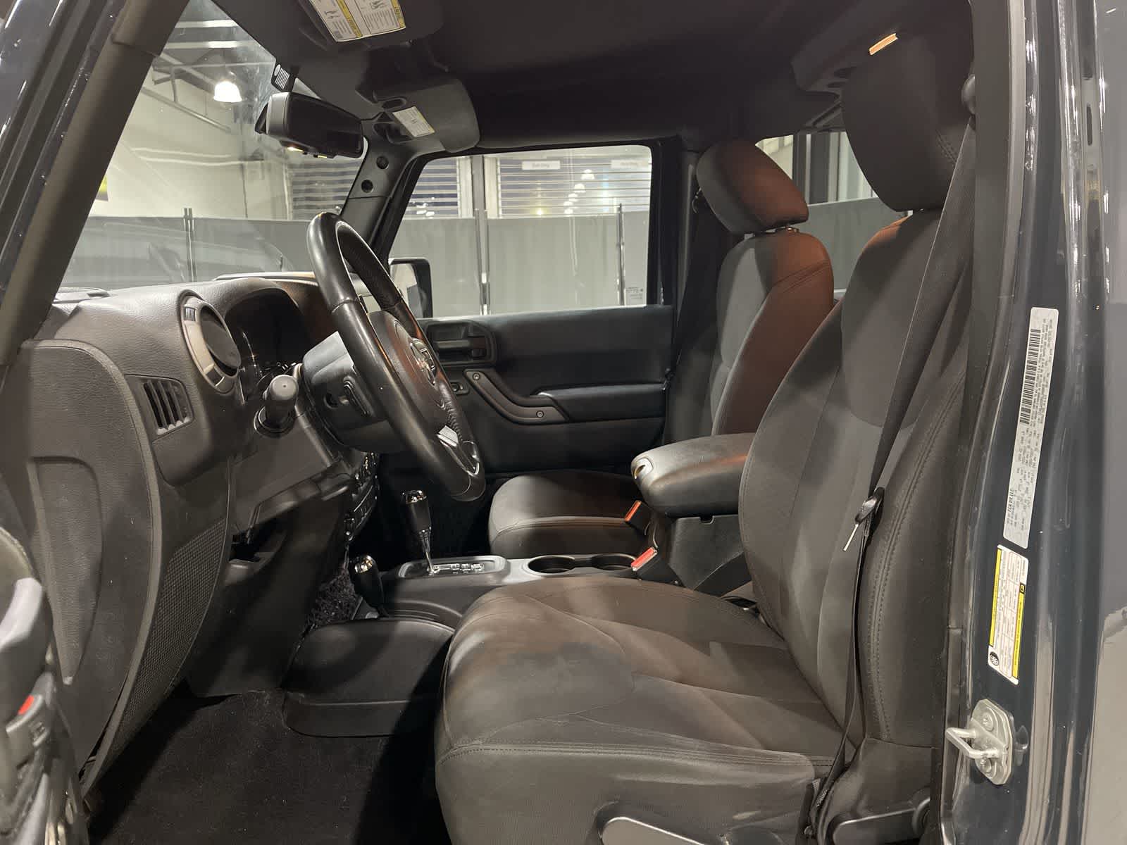 Thumbnail: 2016 Jeep Wrangler - 14