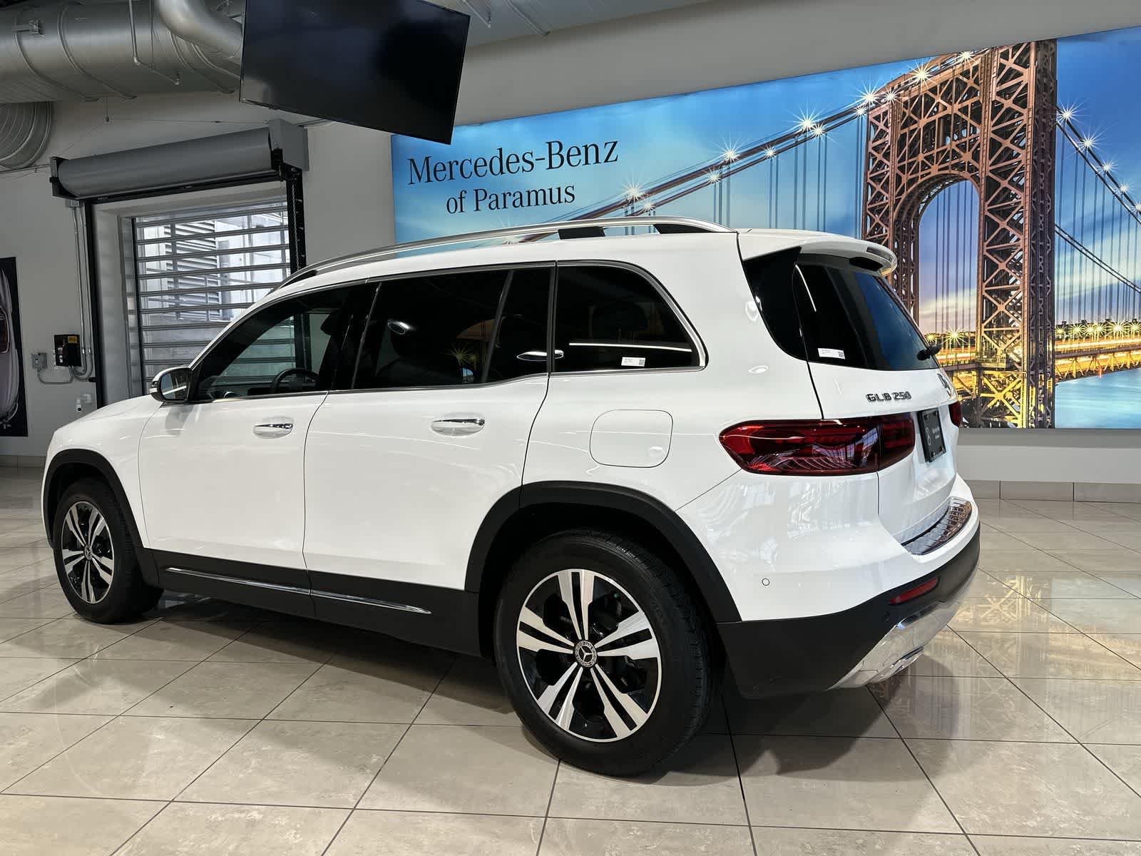 Thumbnail: 2025 Mercedes-Benz GLB - 16