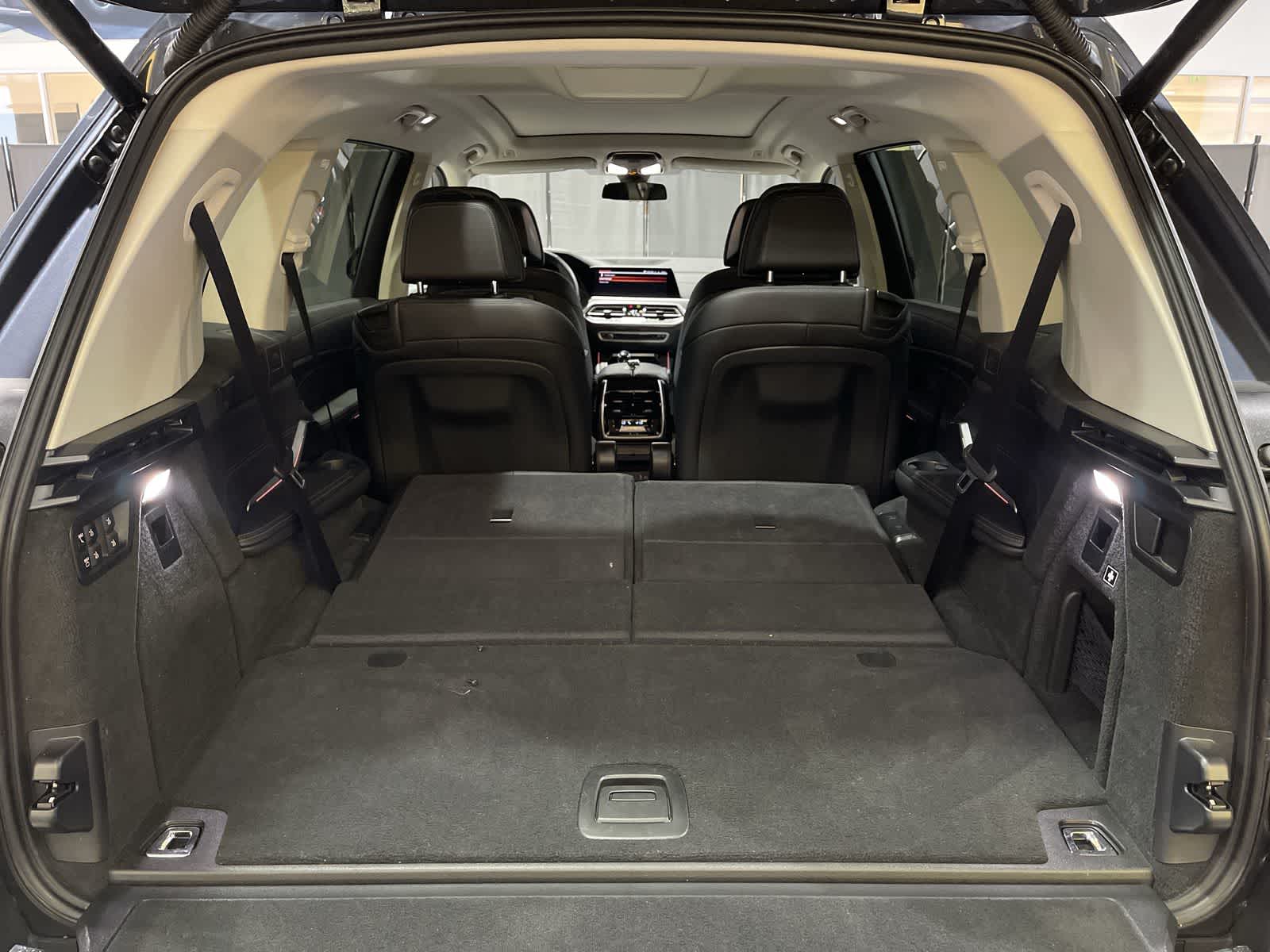 Thumbnail: 2022 BMW X7 - 31