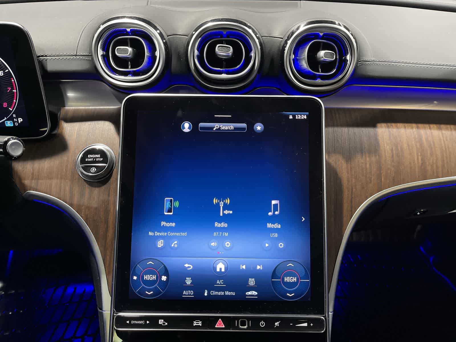 Thumbnail: 2022 Mercedes-Benz C-Class - 28