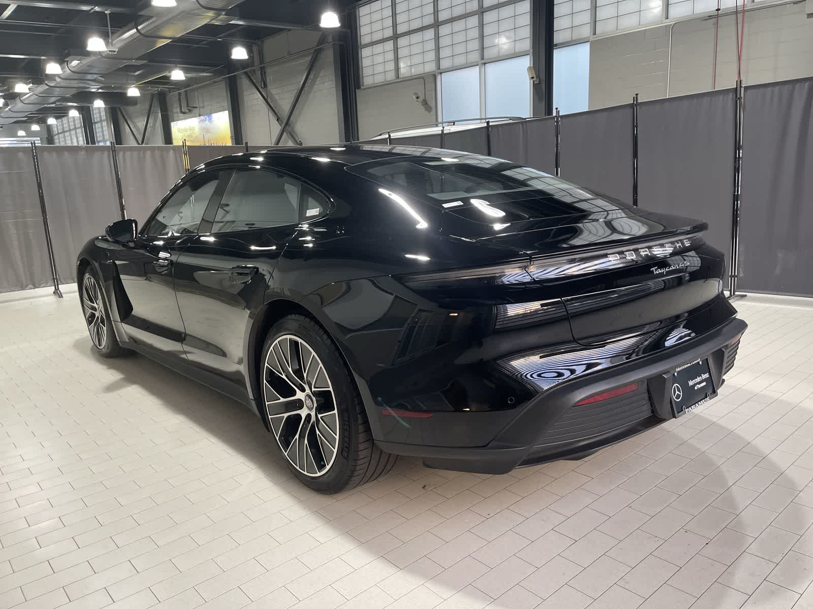 Thumbnail: 2021 Porsche Taycan - 16