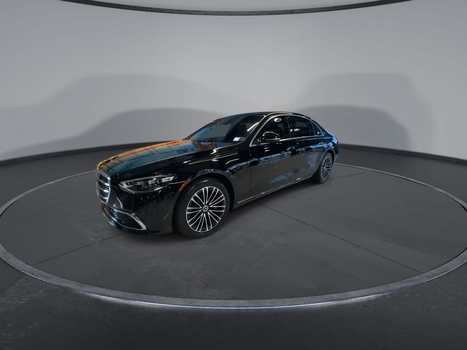 Thumbnail: 2024 Mercedes-Benz S-Class - 7