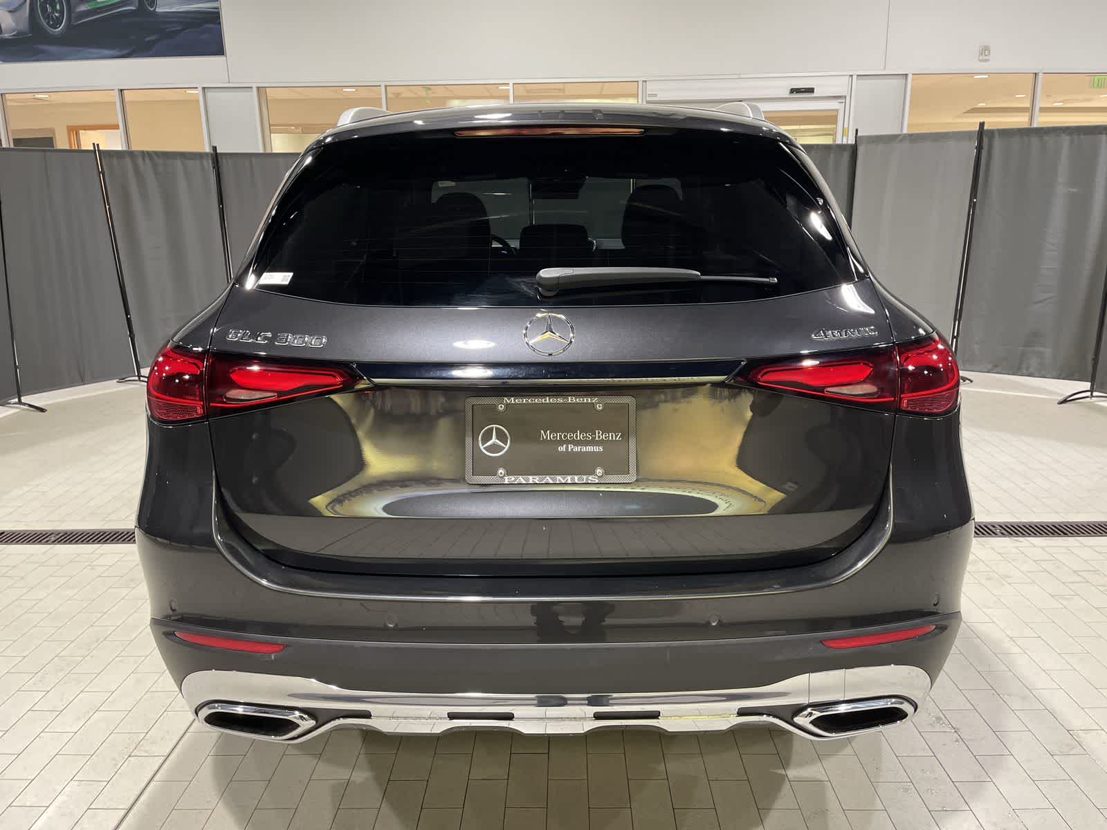 Thumbnail: 2025 Mercedes-Benz GLC - 17