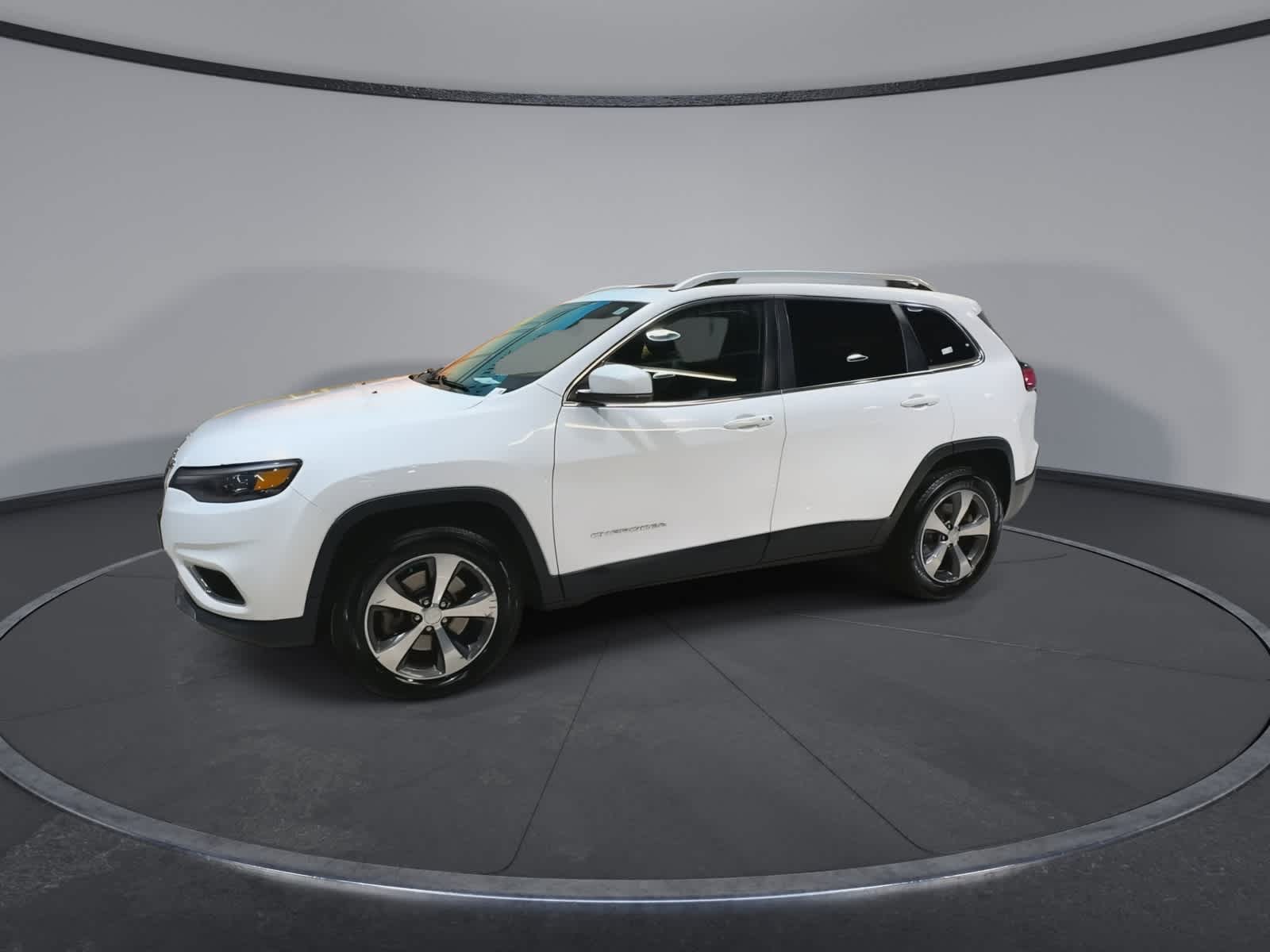 Thumbnail: 2019 Jeep Cherokee - 6
