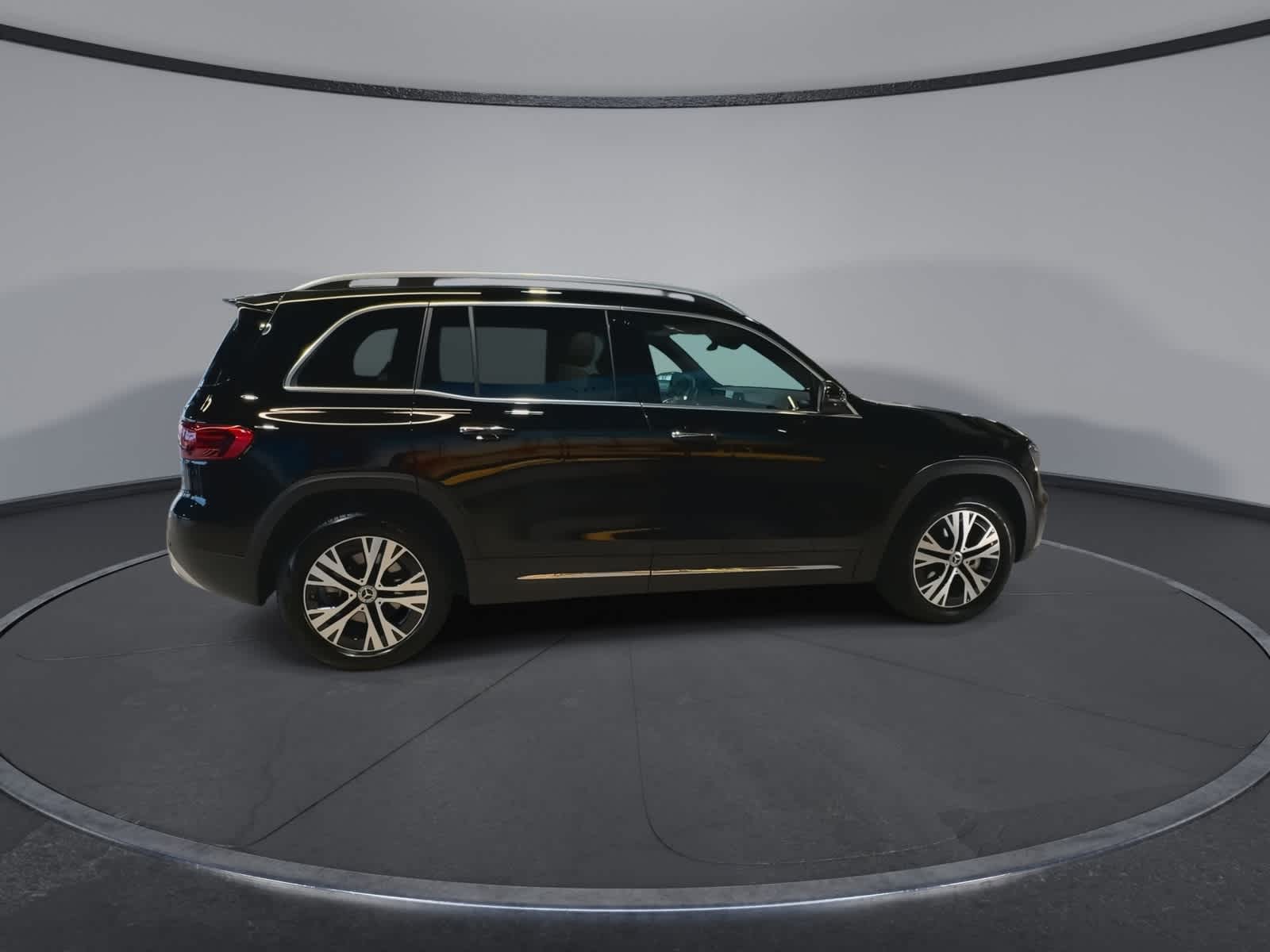 Thumbnail: 2026 Mercedes-Benz GLB - 2