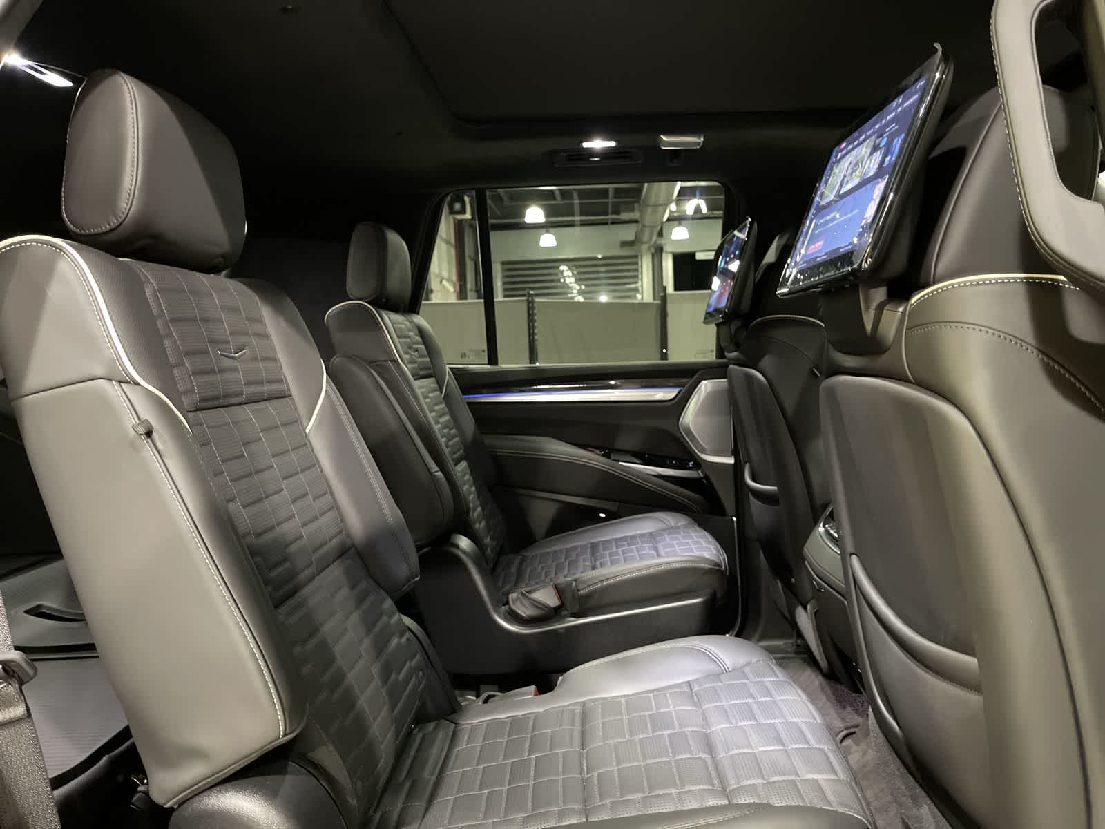 Thumbnail: 2025 Cadillac Escalade - 25