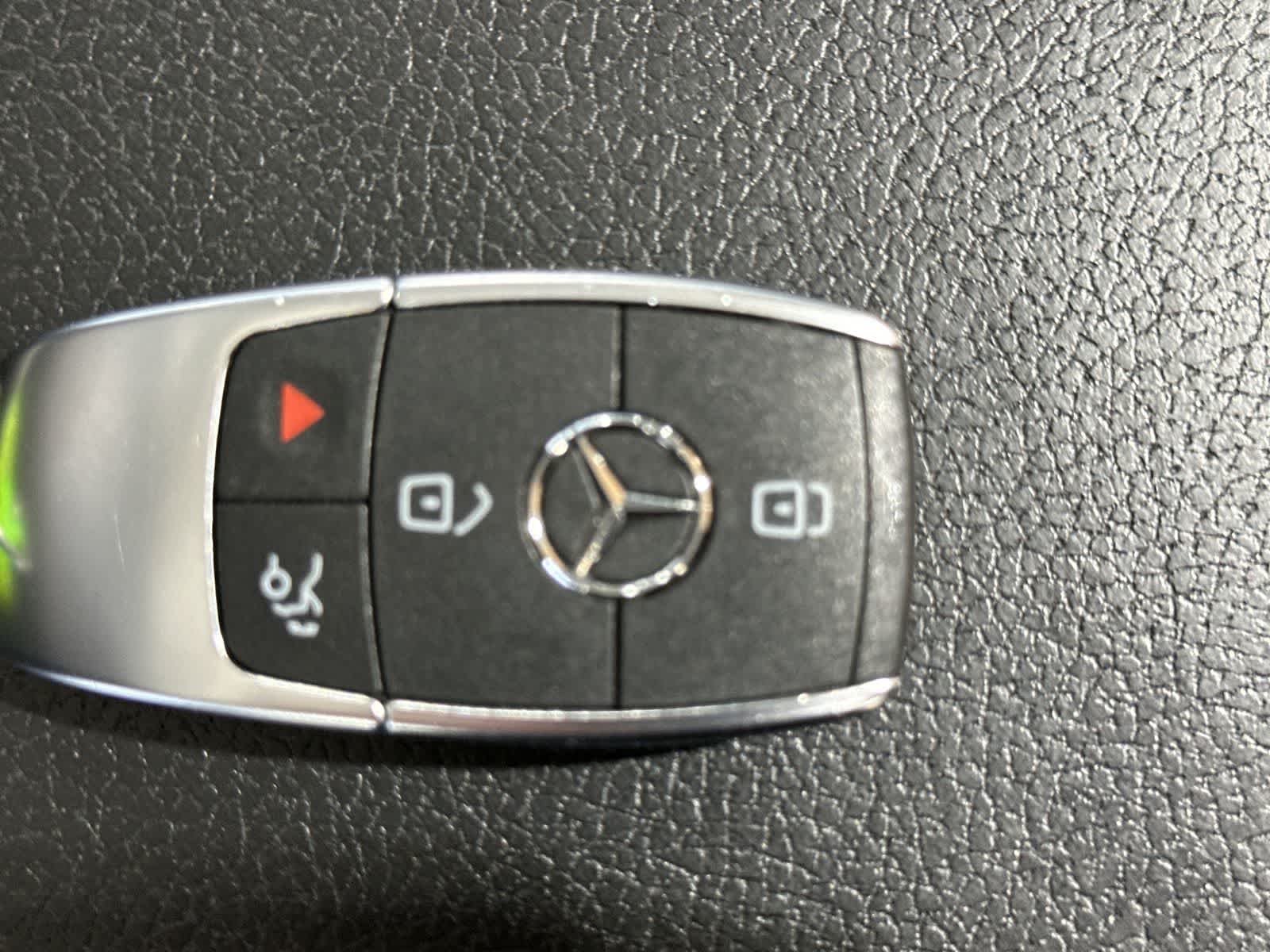 Thumbnail: 2025 Mercedes-Benz GLE - 32