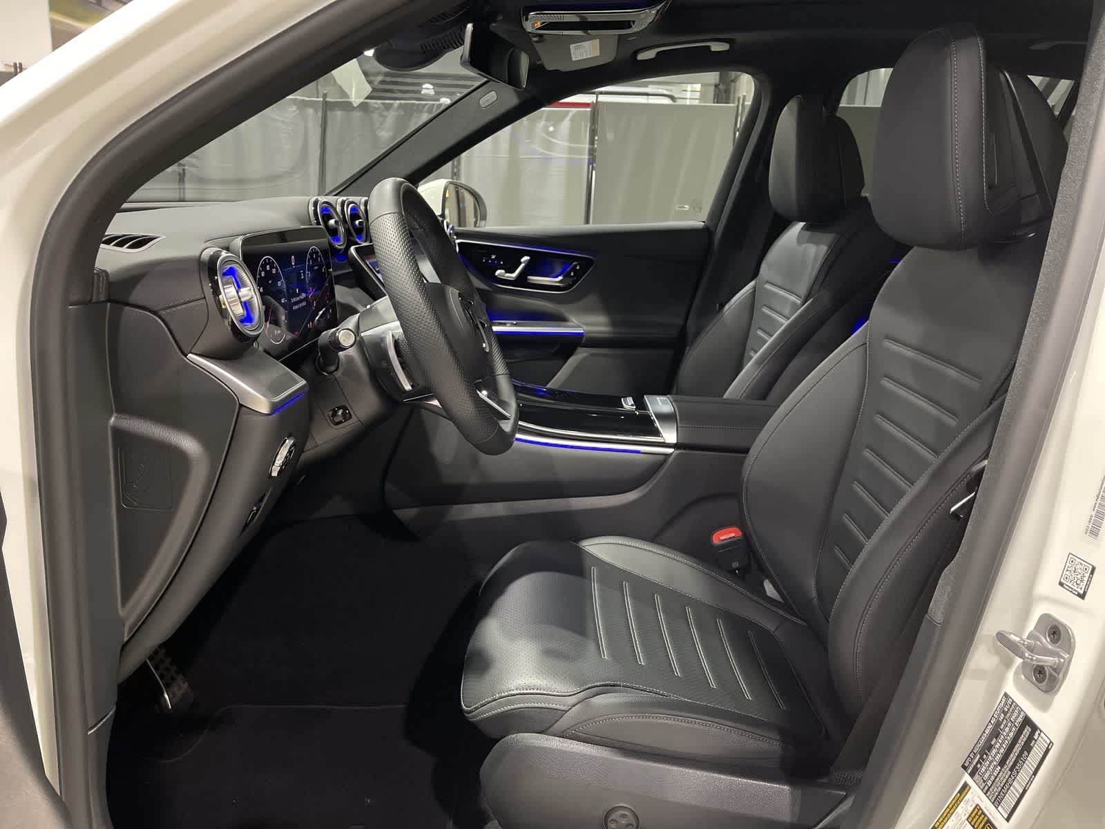 Thumbnail: 2025 Mercedes-Benz GLC - 23