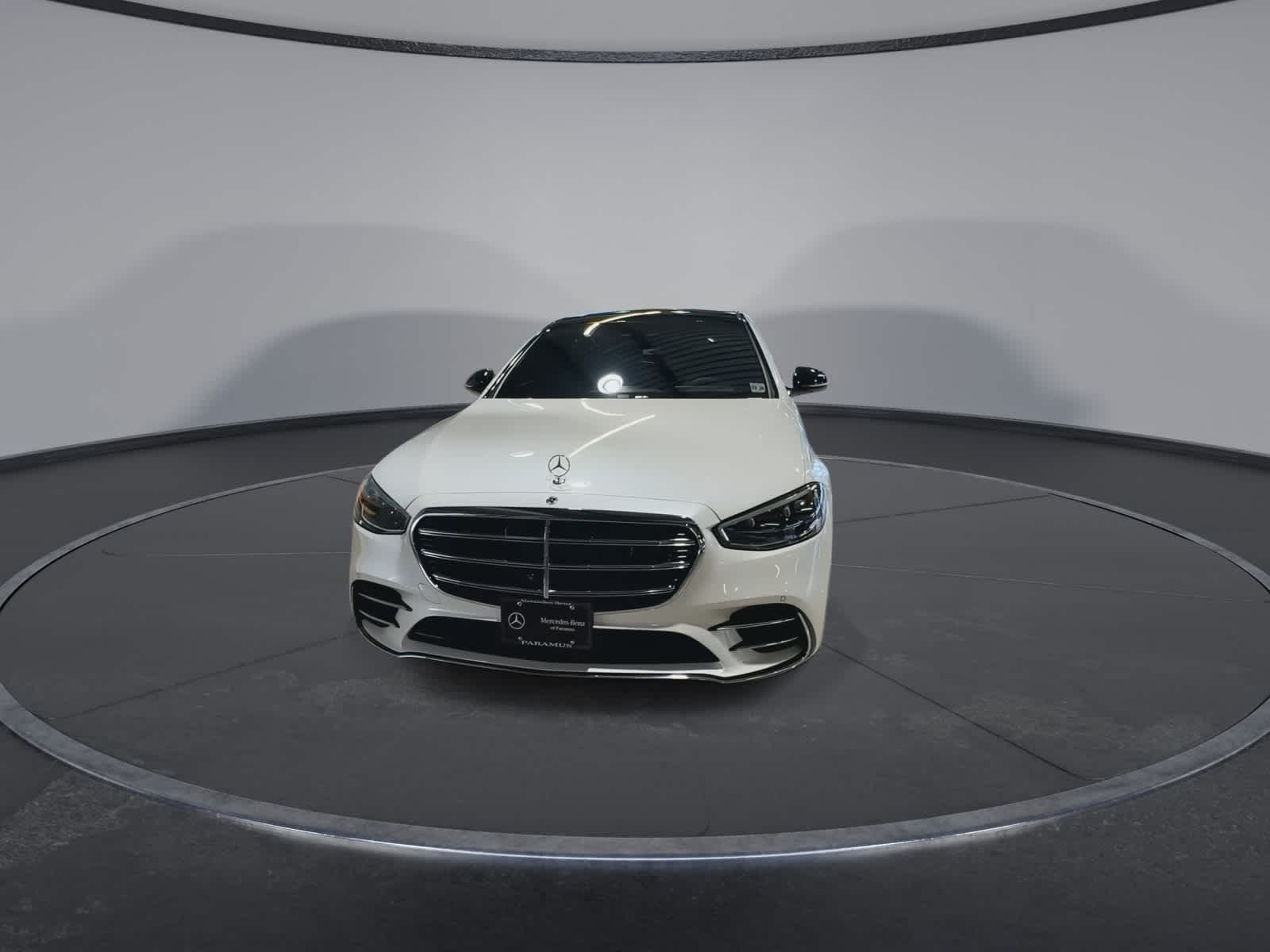 Thumbnail: 2023 Mercedes-Benz S-Class - 4