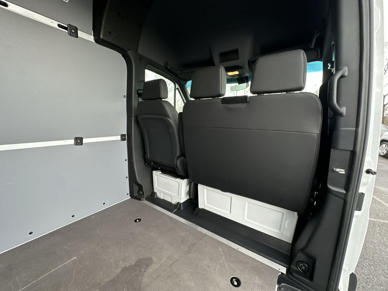 Thumbnail: 2025 Mercedes-Benz Sprinter - 25