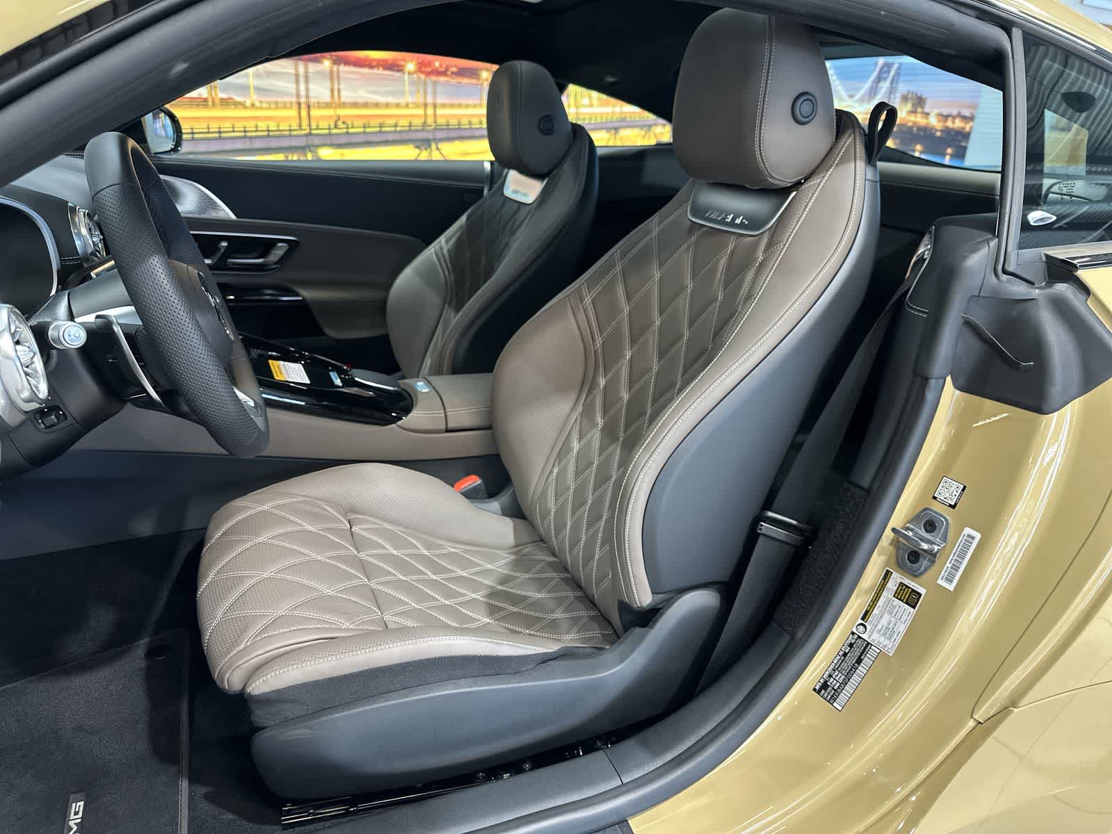 Thumbnail: 2025 Mercedes-Benz AMG GT - 23