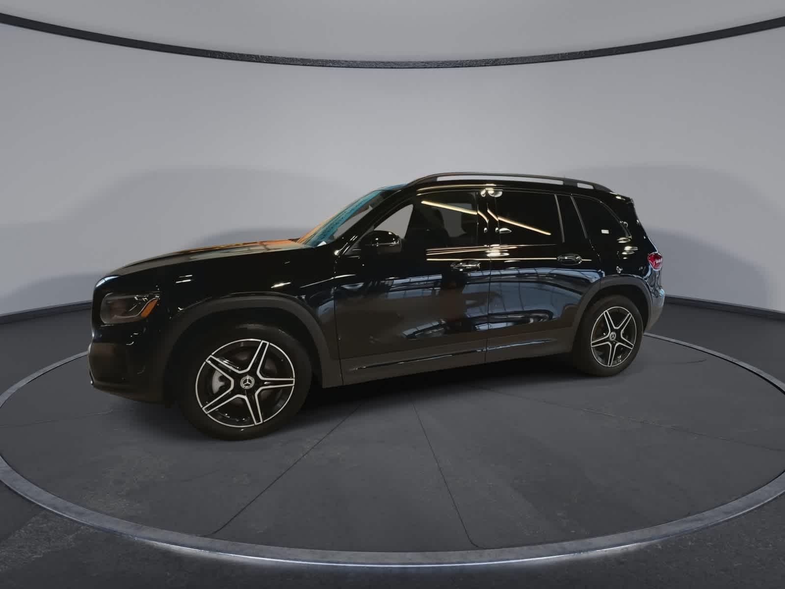 Thumbnail: 2025 Mercedes-Benz GLB - 6