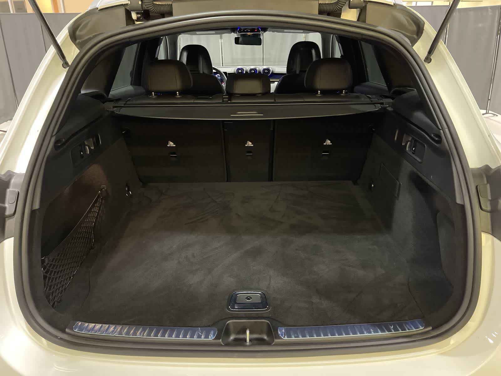 Thumbnail: 2025 Mercedes-Benz GLC - 31