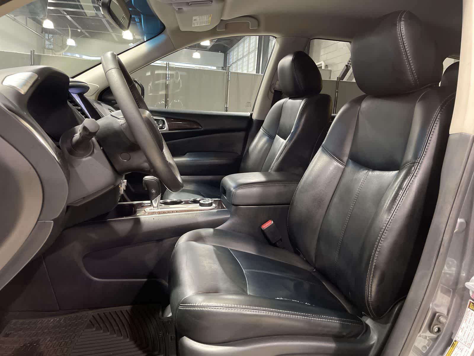 Thumbnail: 2015 Nissan Pathfinder - 22
